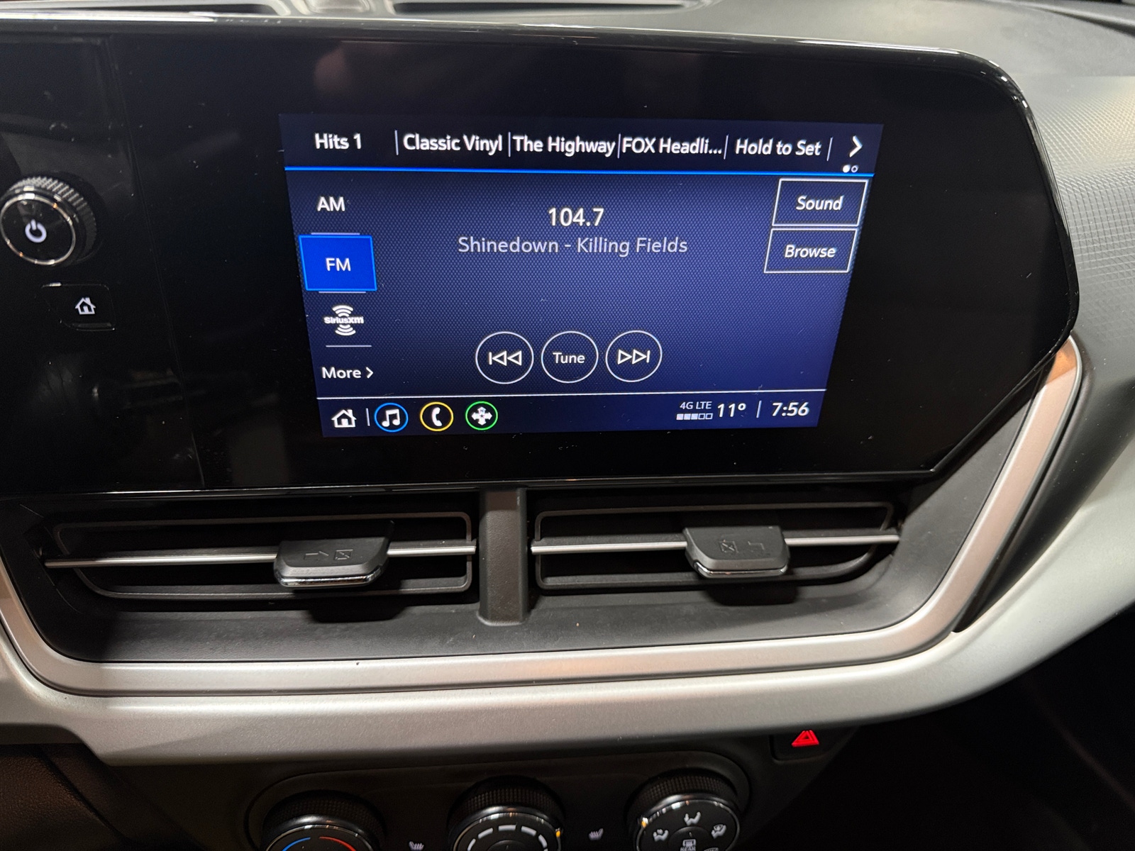 Thumbnail: 2025 Chevrolet Trax - 4