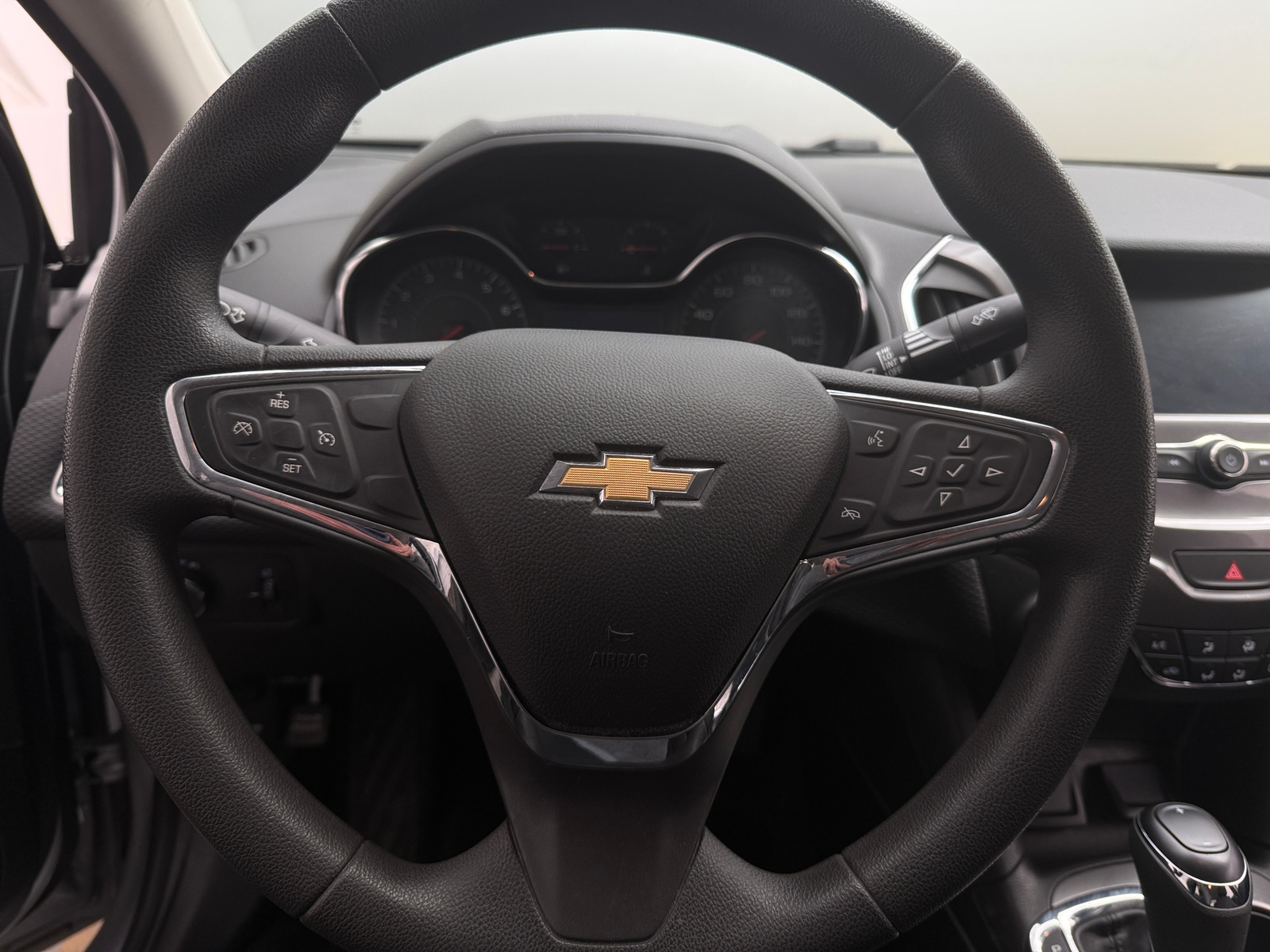 Thumbnail: 2017 Chevrolet Cruze - 5