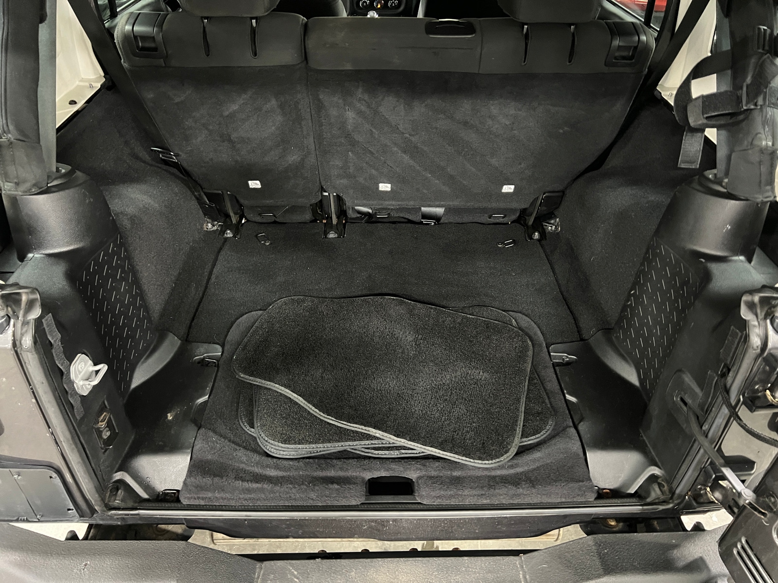 Thumbnail: 2016 Jeep Wrangler - 7