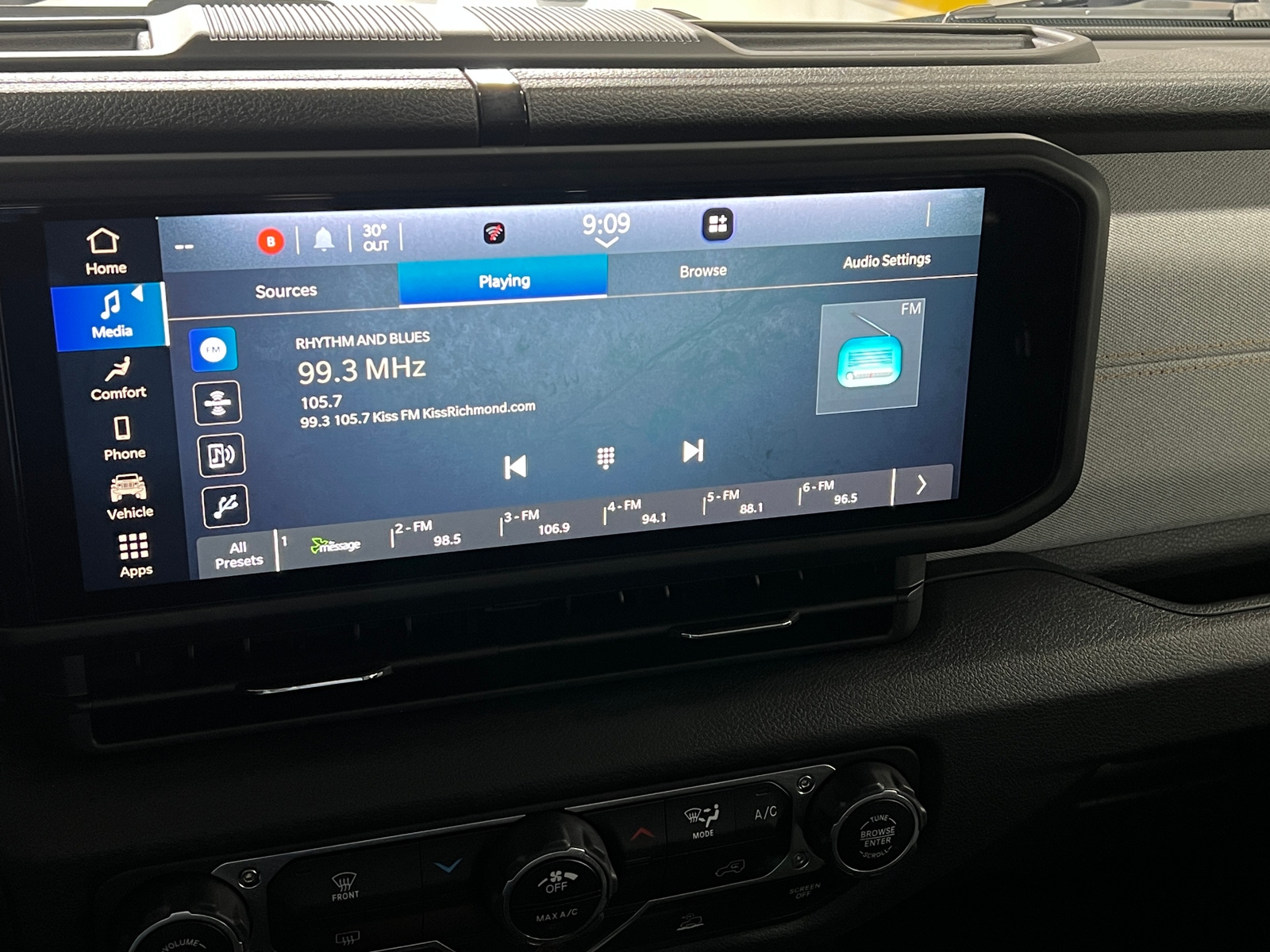 Thumbnail: 2024 Jeep Gladiator - 4