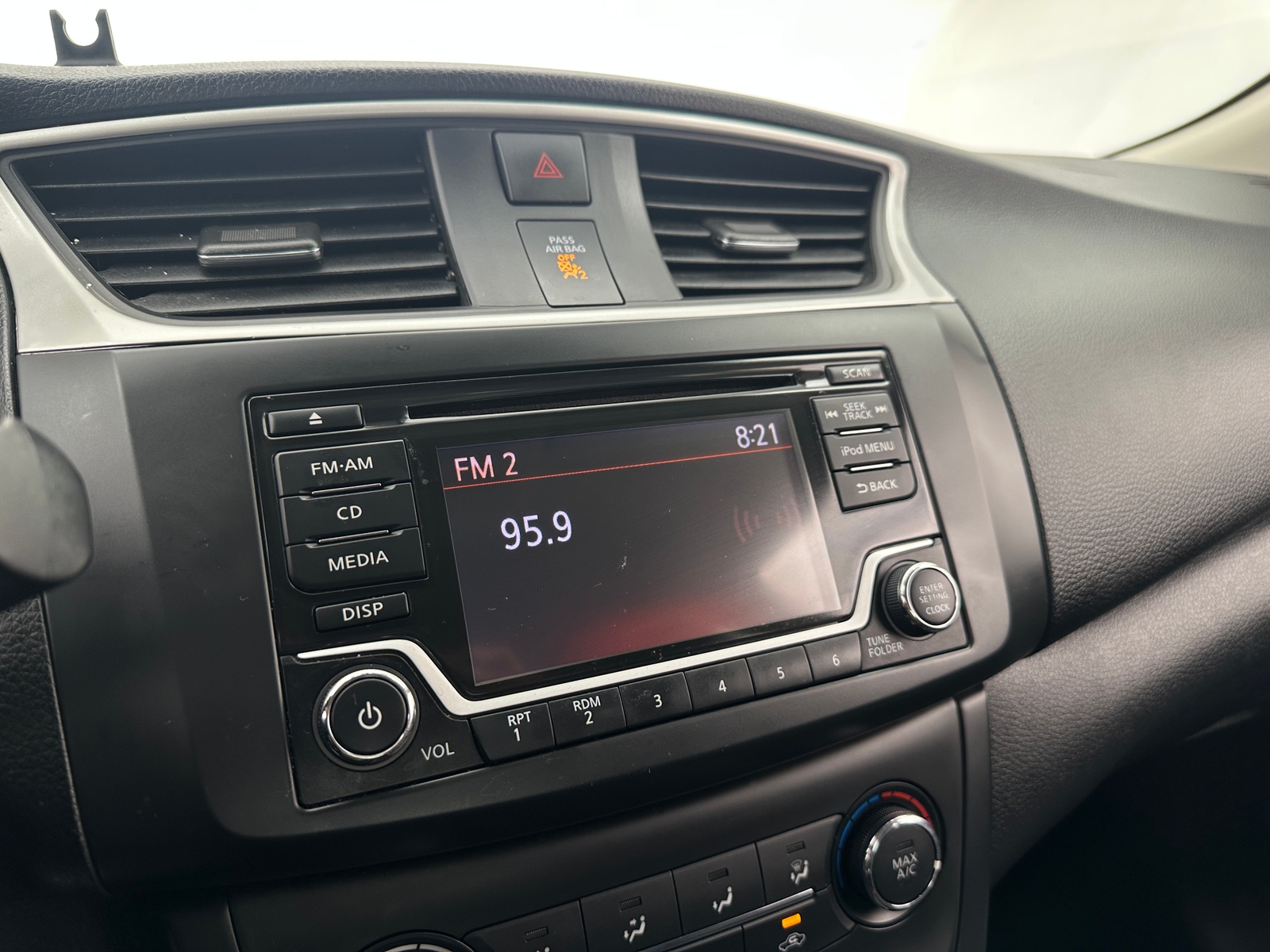 Thumbnail: 2018 Nissan Sentra - 4