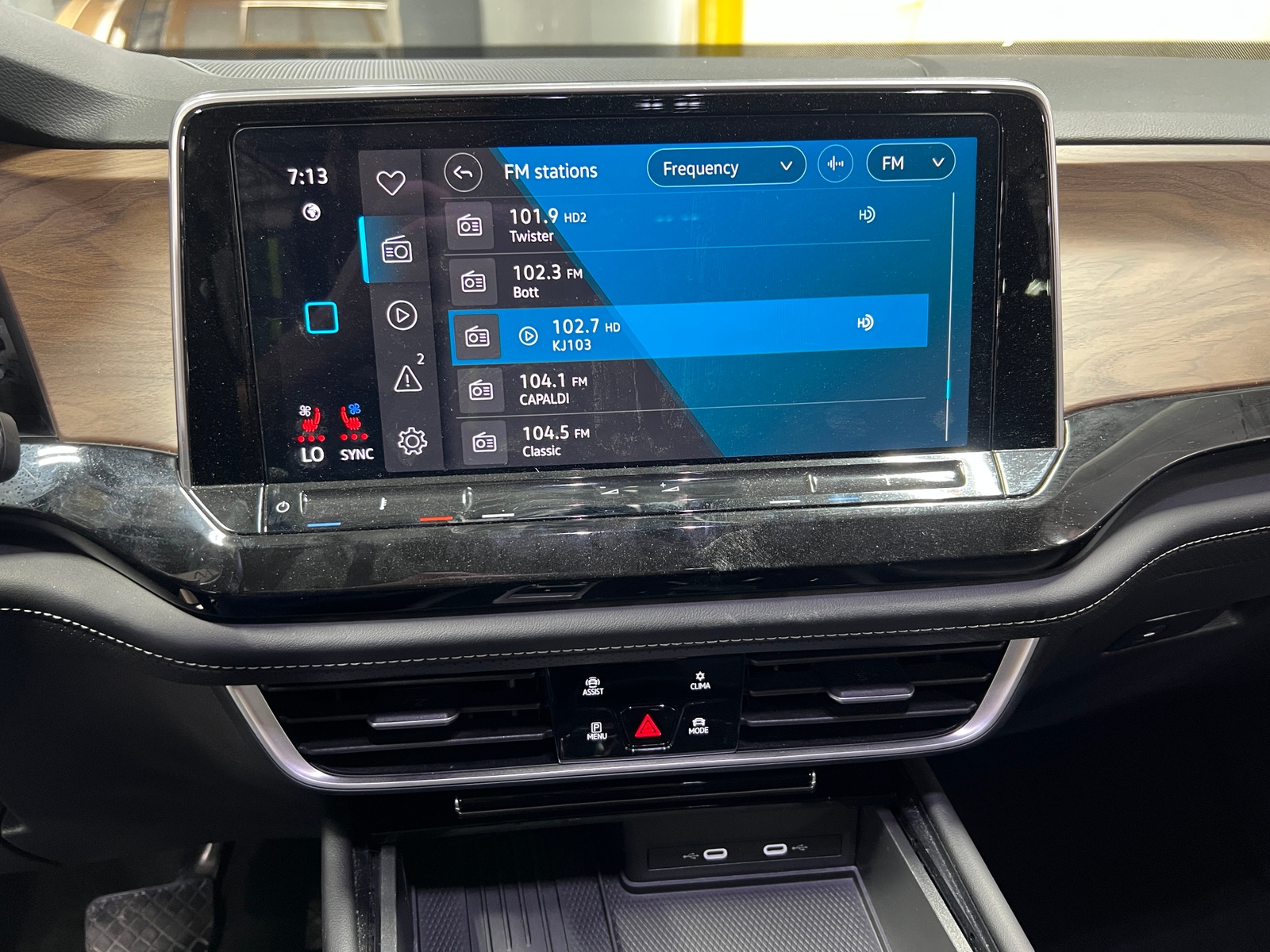 Thumbnail: 2025 Volkswagen Atlas - 3