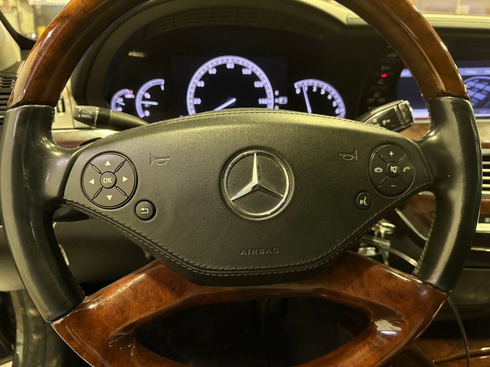 Thumbnail: 2011 Mercedes-Benz S-Class - 4