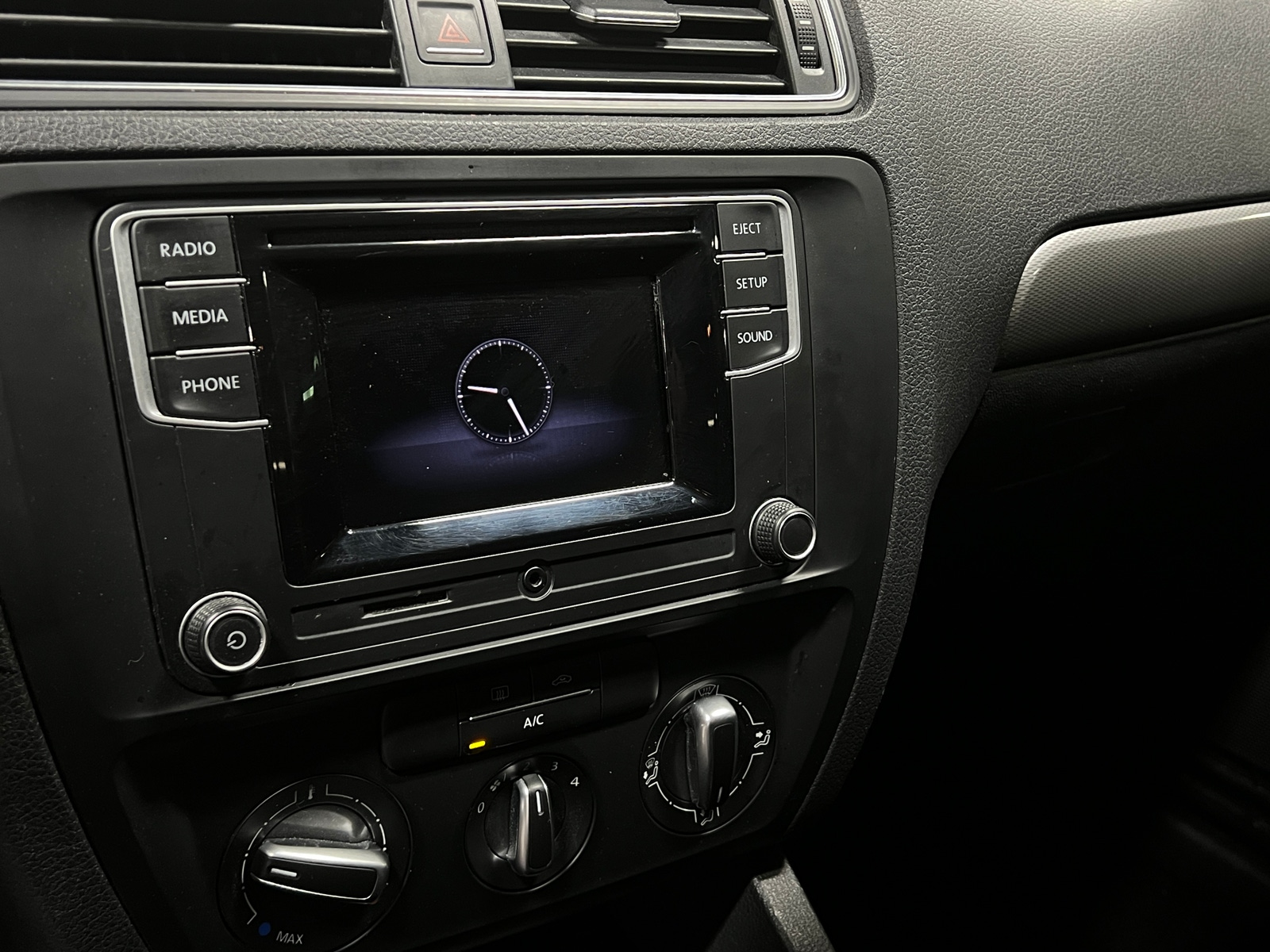 Thumbnail: 2018 Volkswagen Jetta - 4