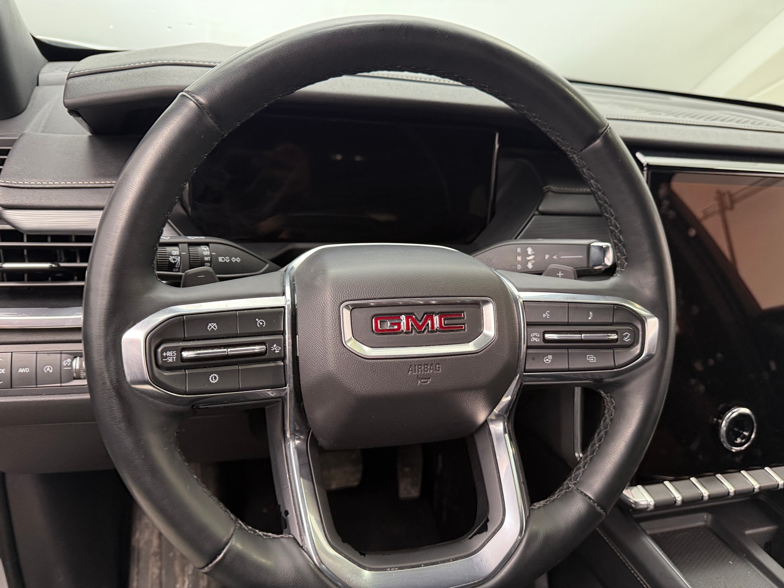 Thumbnail: 2024 GMC Acadia - 4