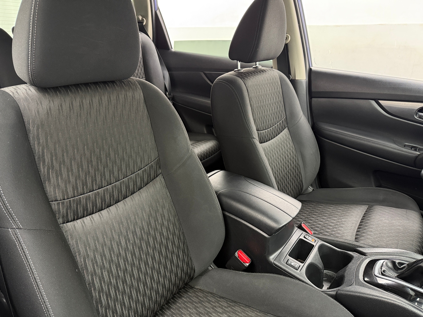 Thumbnail: 2017 Nissan Rogue - 2