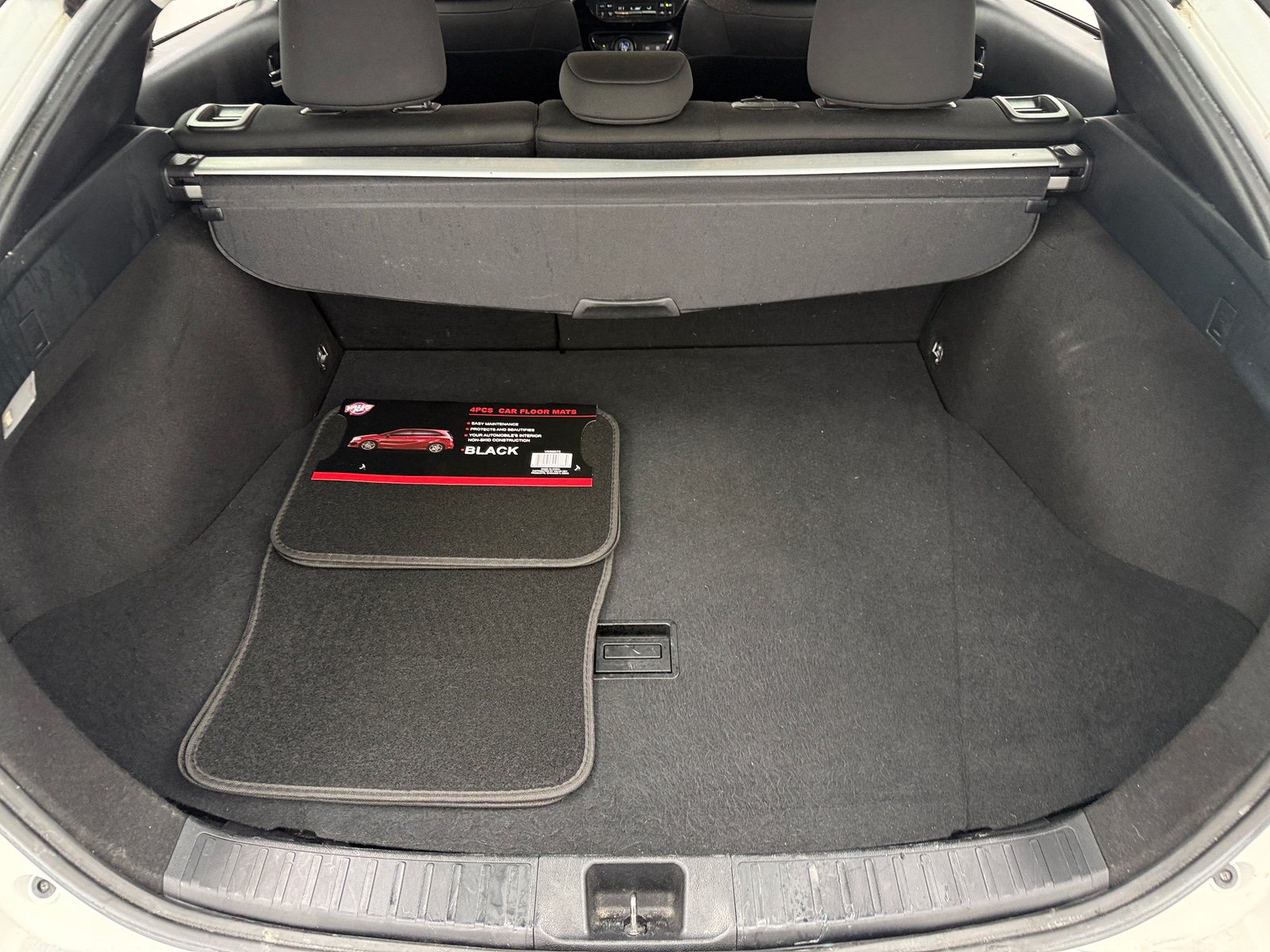 Thumbnail: 2022 Toyota Prius - 7