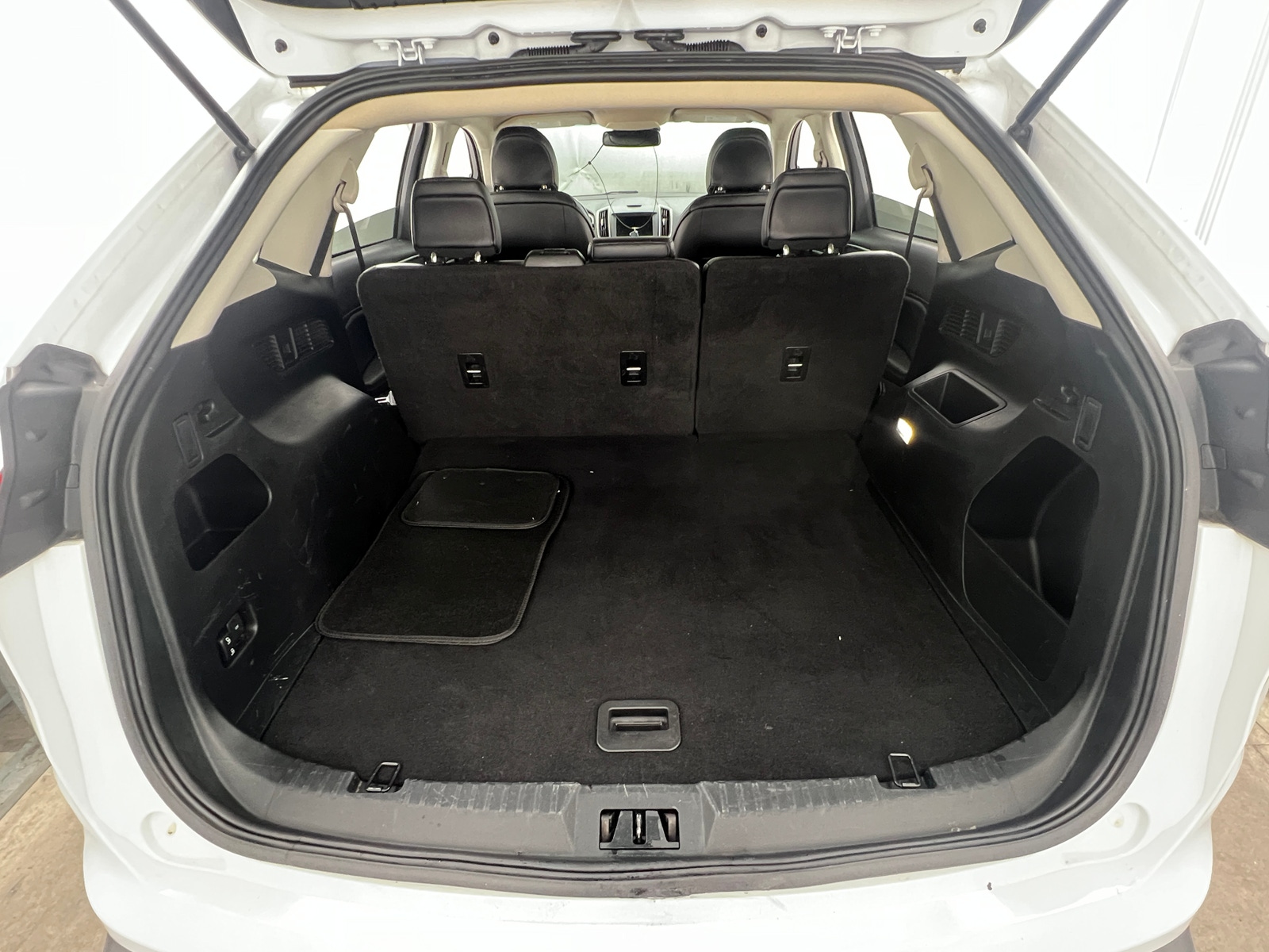 Thumbnail: 2019 Ford Edge - 7