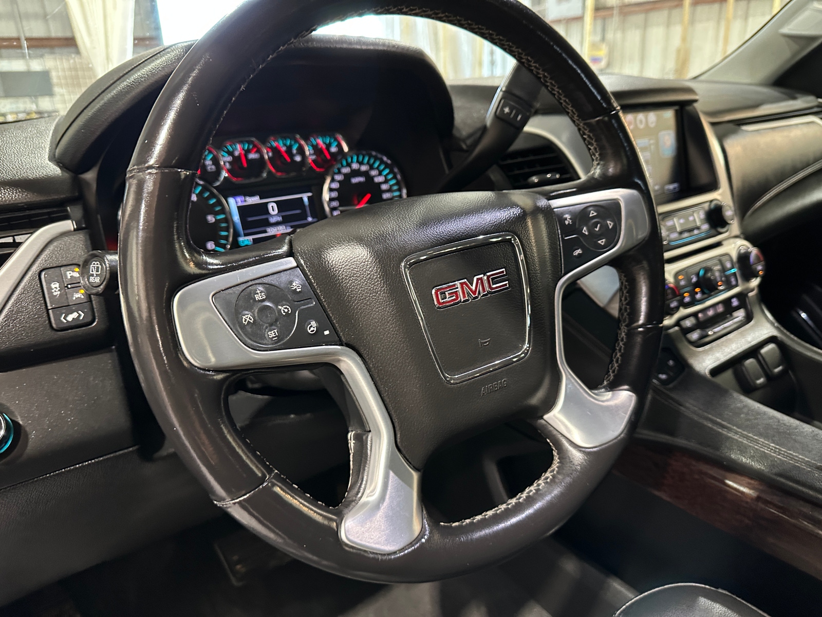 Thumbnail: 2020 GMC Yukon XL - 4