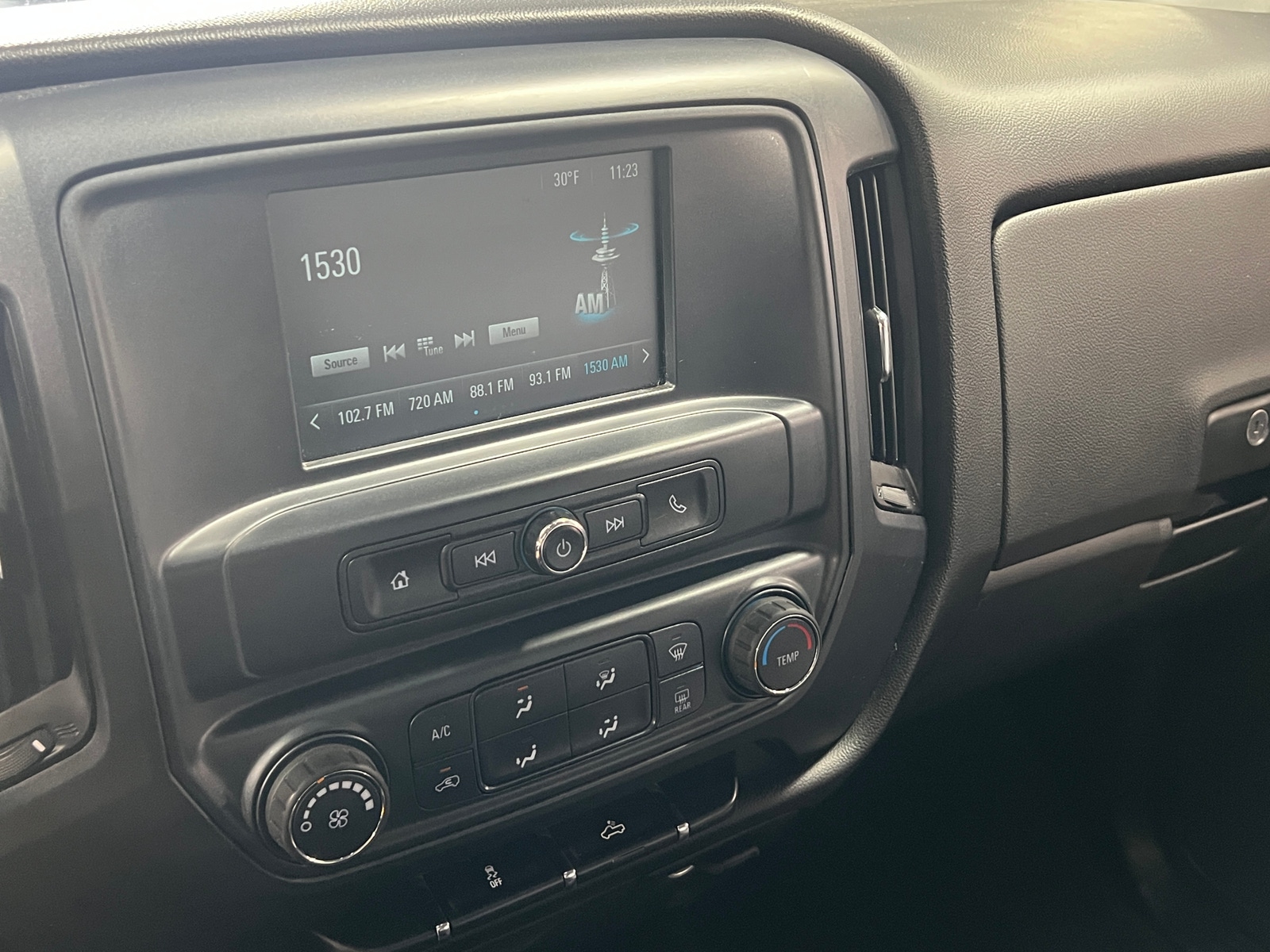 Thumbnail: 2017 Chevrolet Silverado 1500 - 4