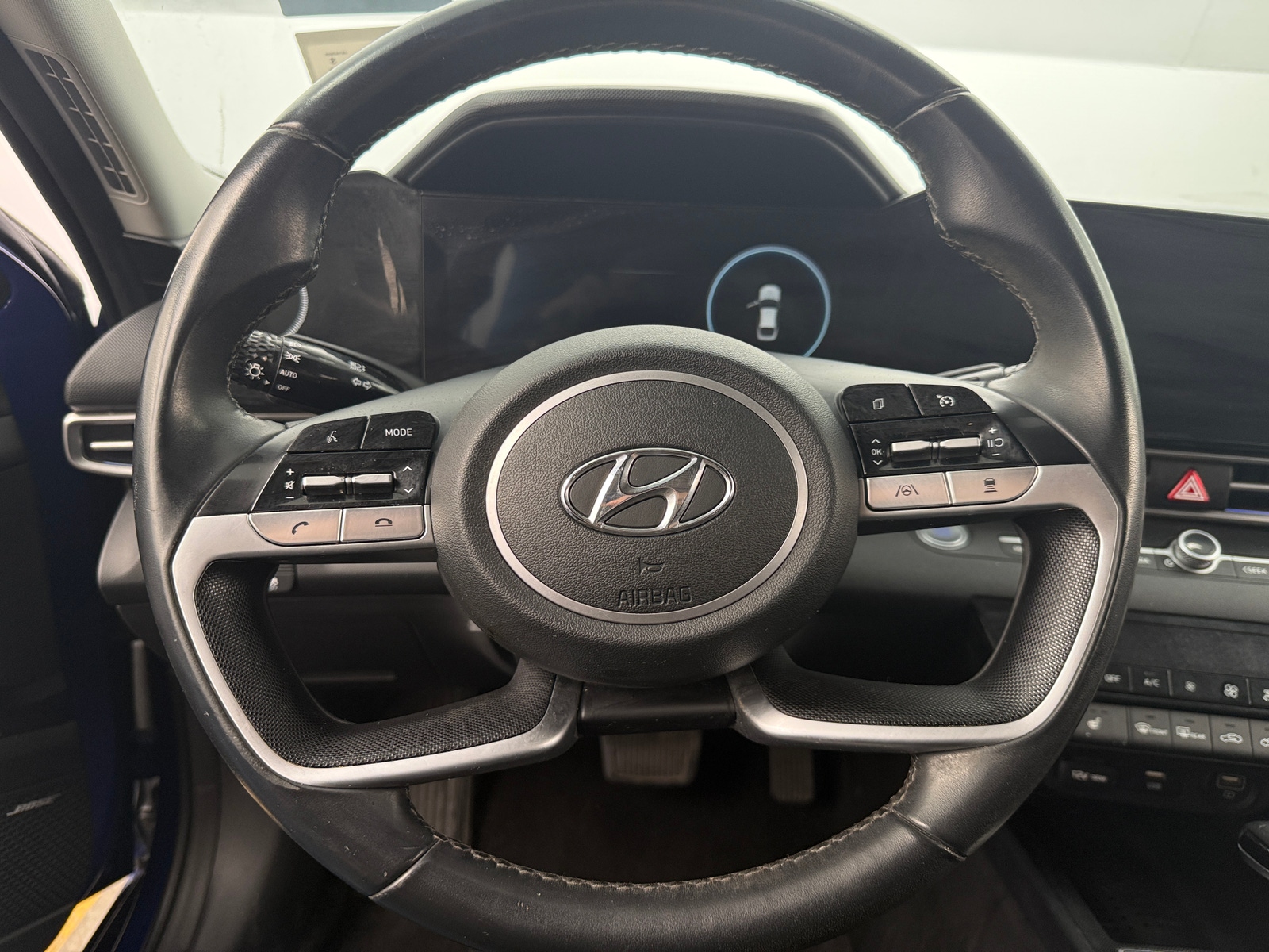 Thumbnail: 2023 Hyundai Elantra - 4