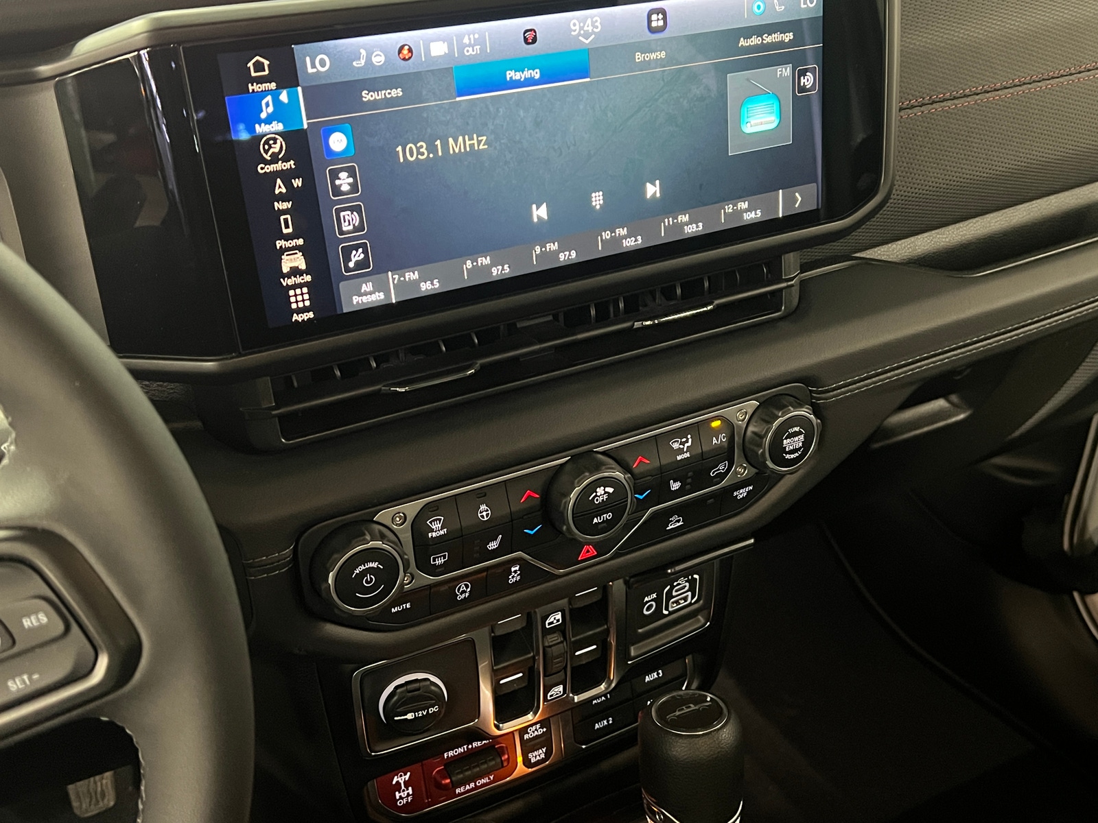 Thumbnail: 2025 Jeep Gladiator - 4