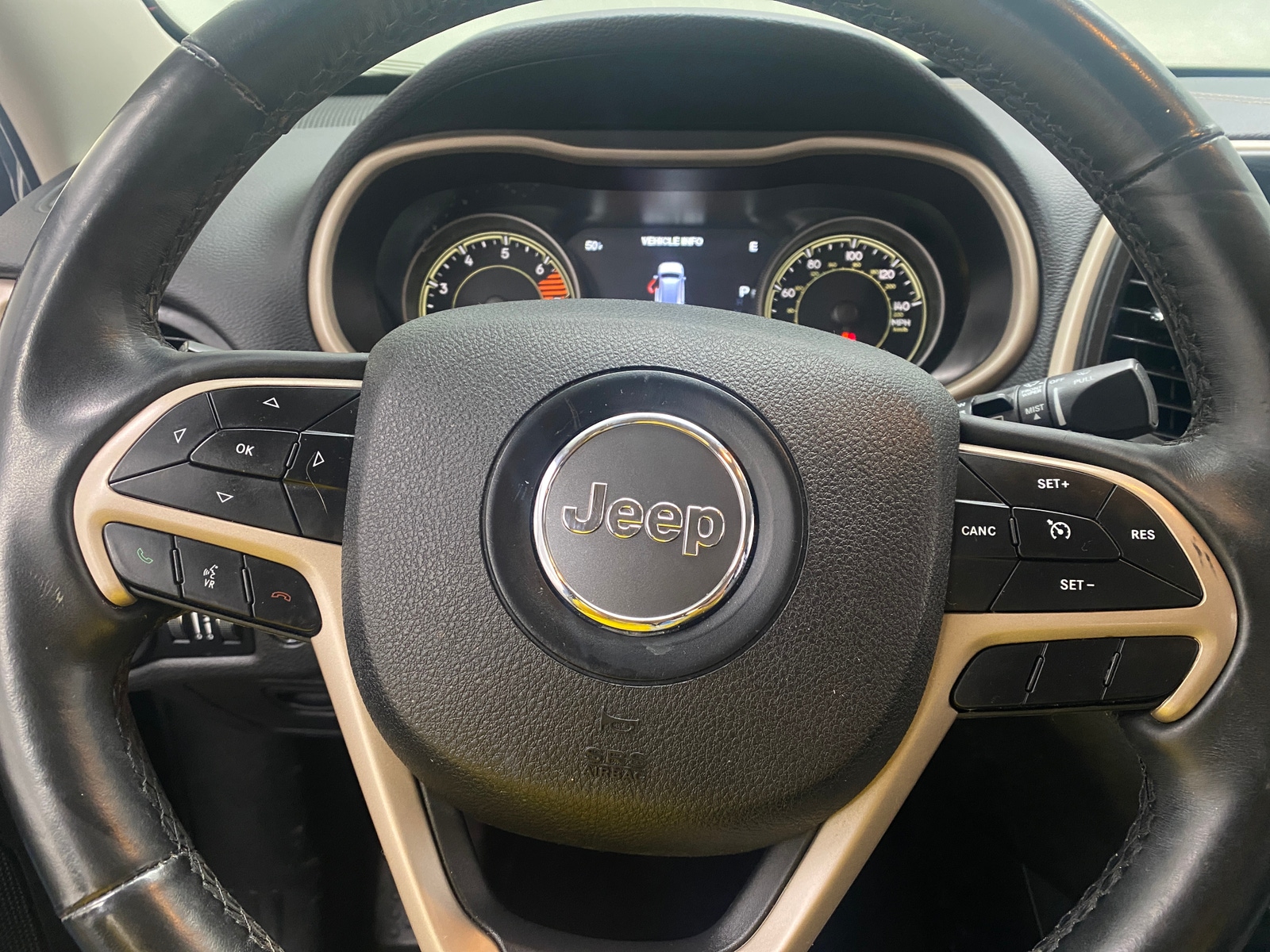 Thumbnail: 2018 Jeep Cherokee - 4