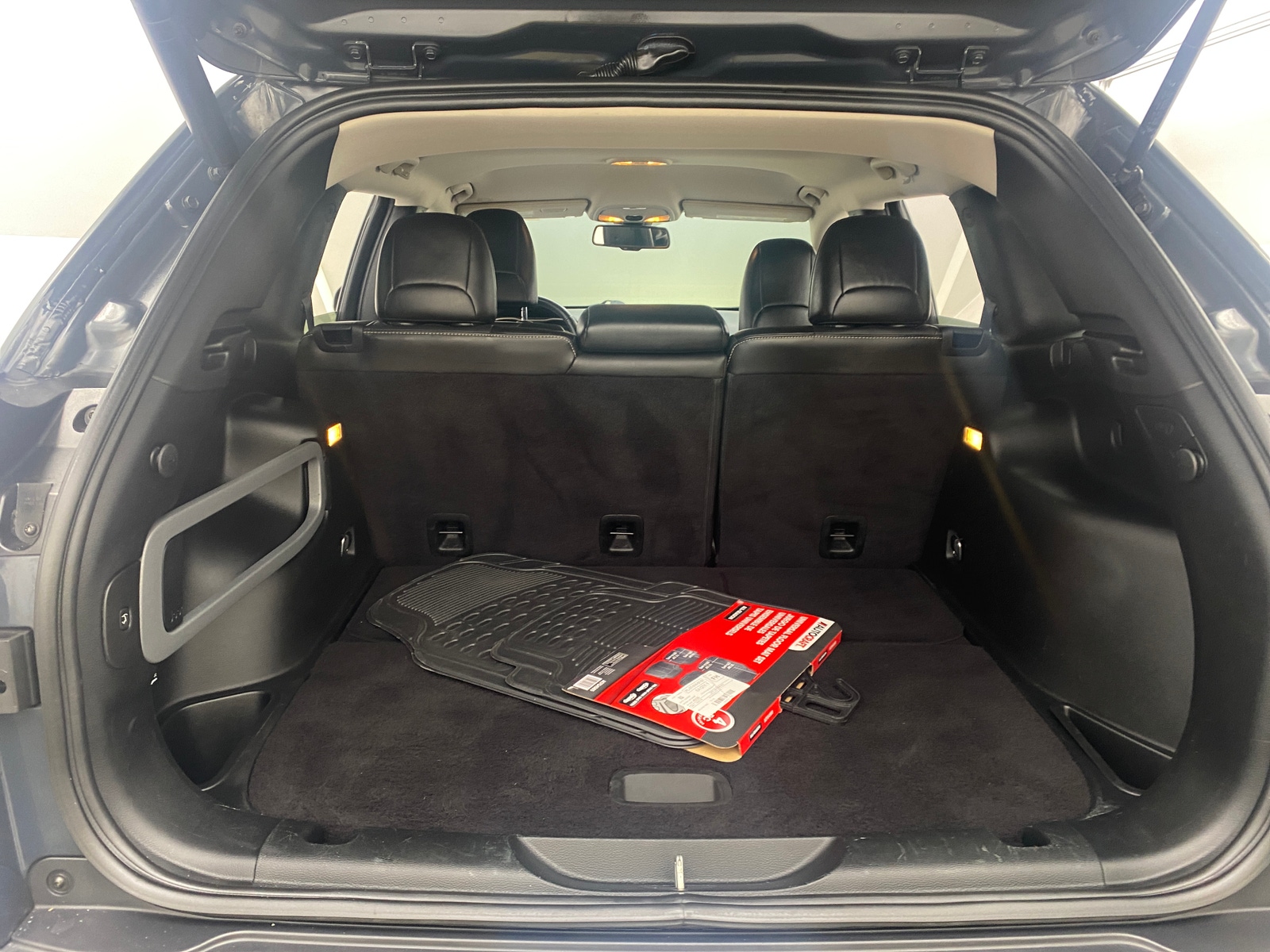 Thumbnail: 2018 Jeep Cherokee - 6