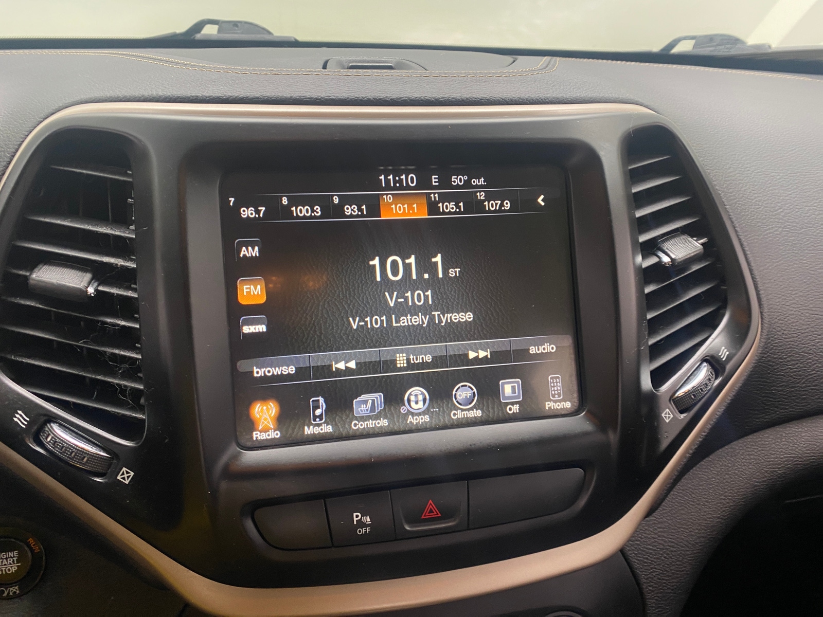 Thumbnail: 2018 Jeep Cherokee - 3