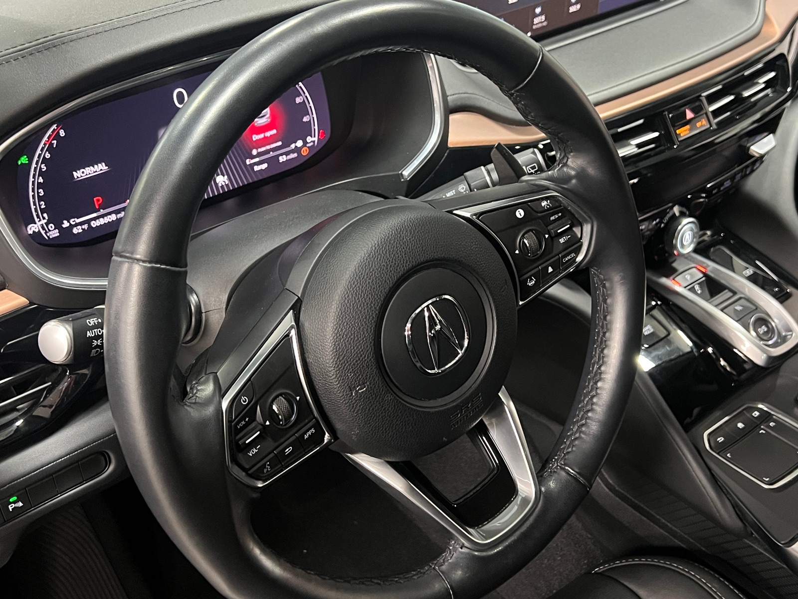 Thumbnail: 2022 Acura MDX - 4