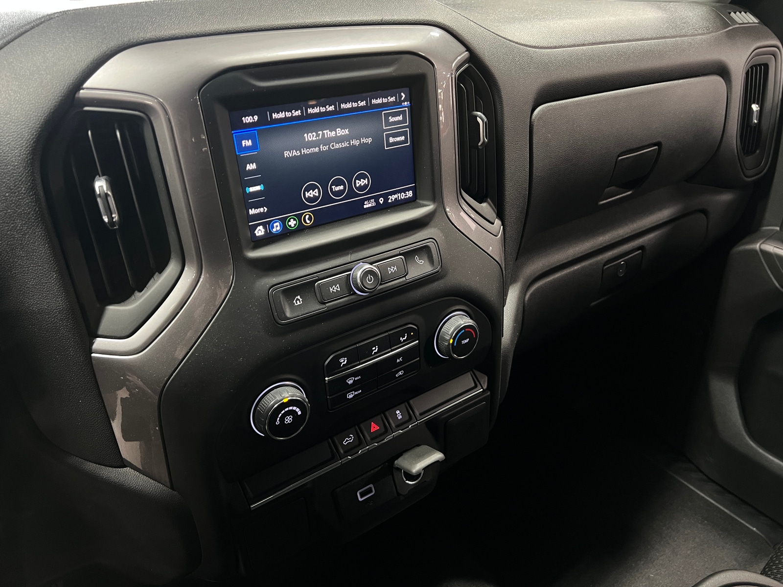 Thumbnail: 2020 Chevrolet Silverado 1500 - 4