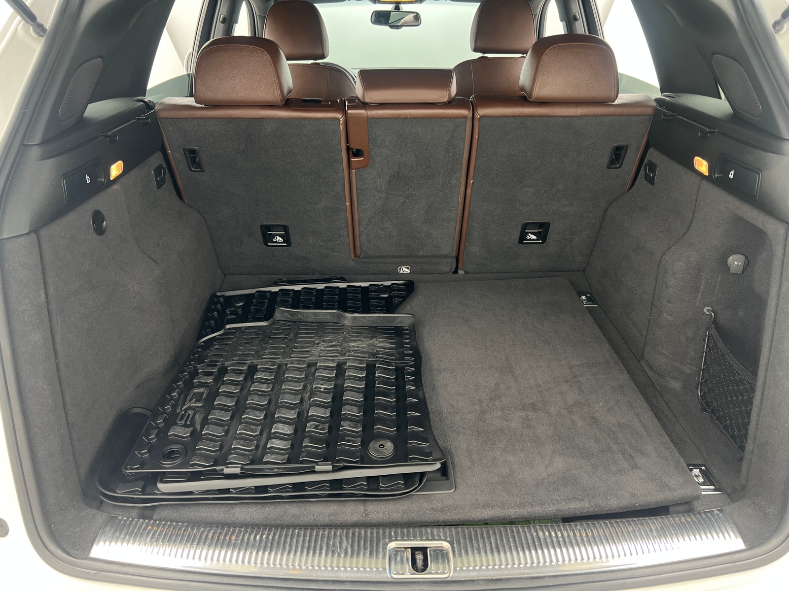 Thumbnail: 2016 Audi SQ5 - 6