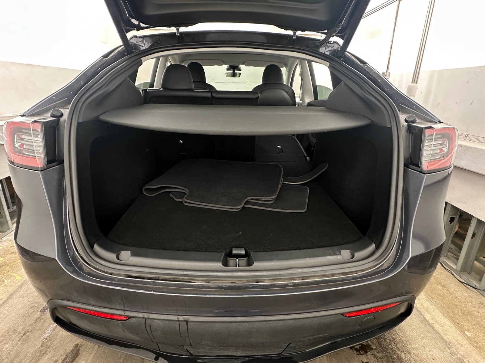 Thumbnail: 2023 Tesla Model Y - 6