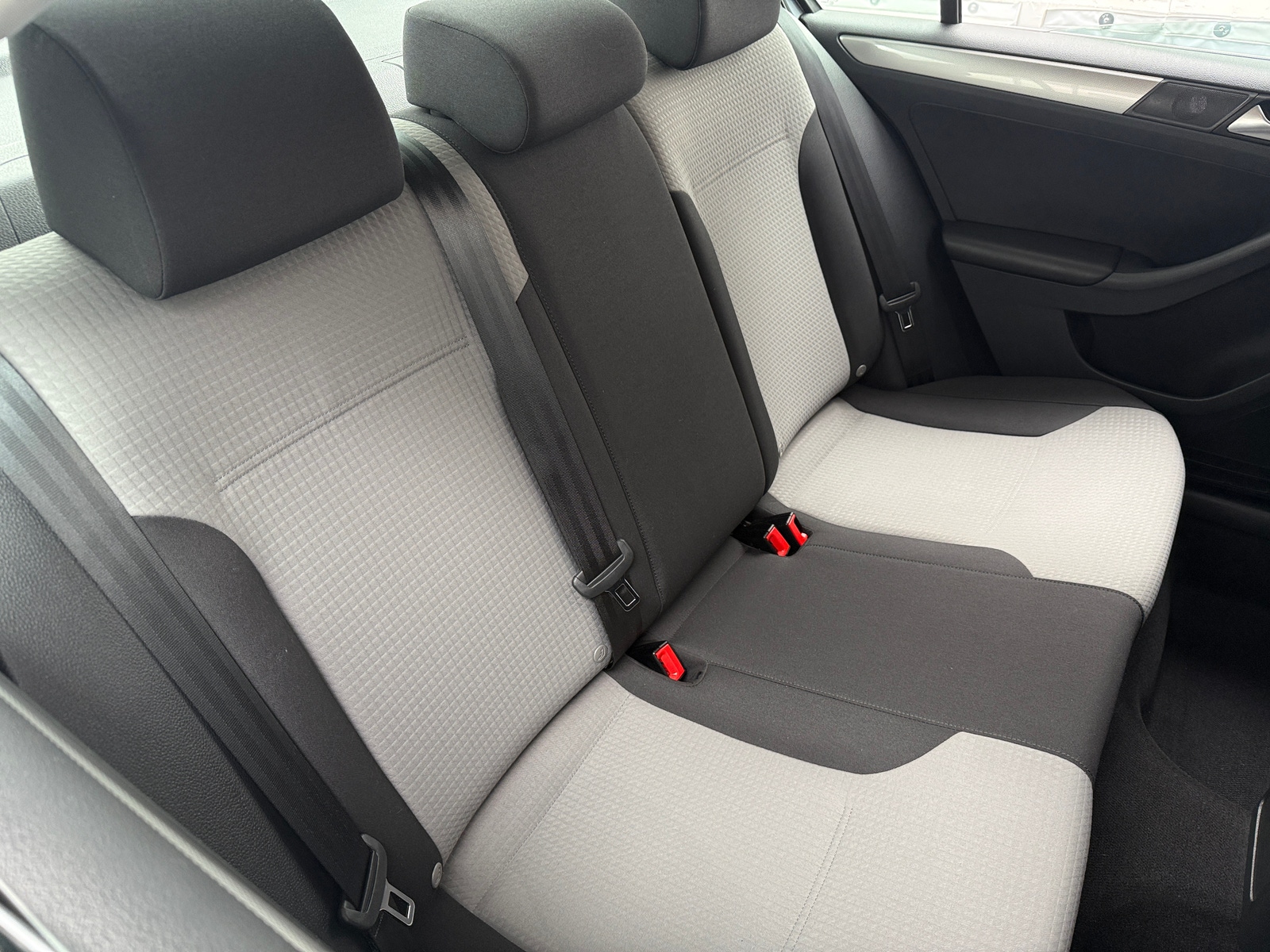 Thumbnail: 2017 Volkswagen Jetta - 6