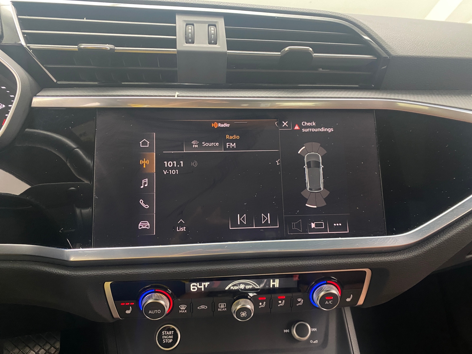 Thumbnail: 2022 Audi Q3 - 3