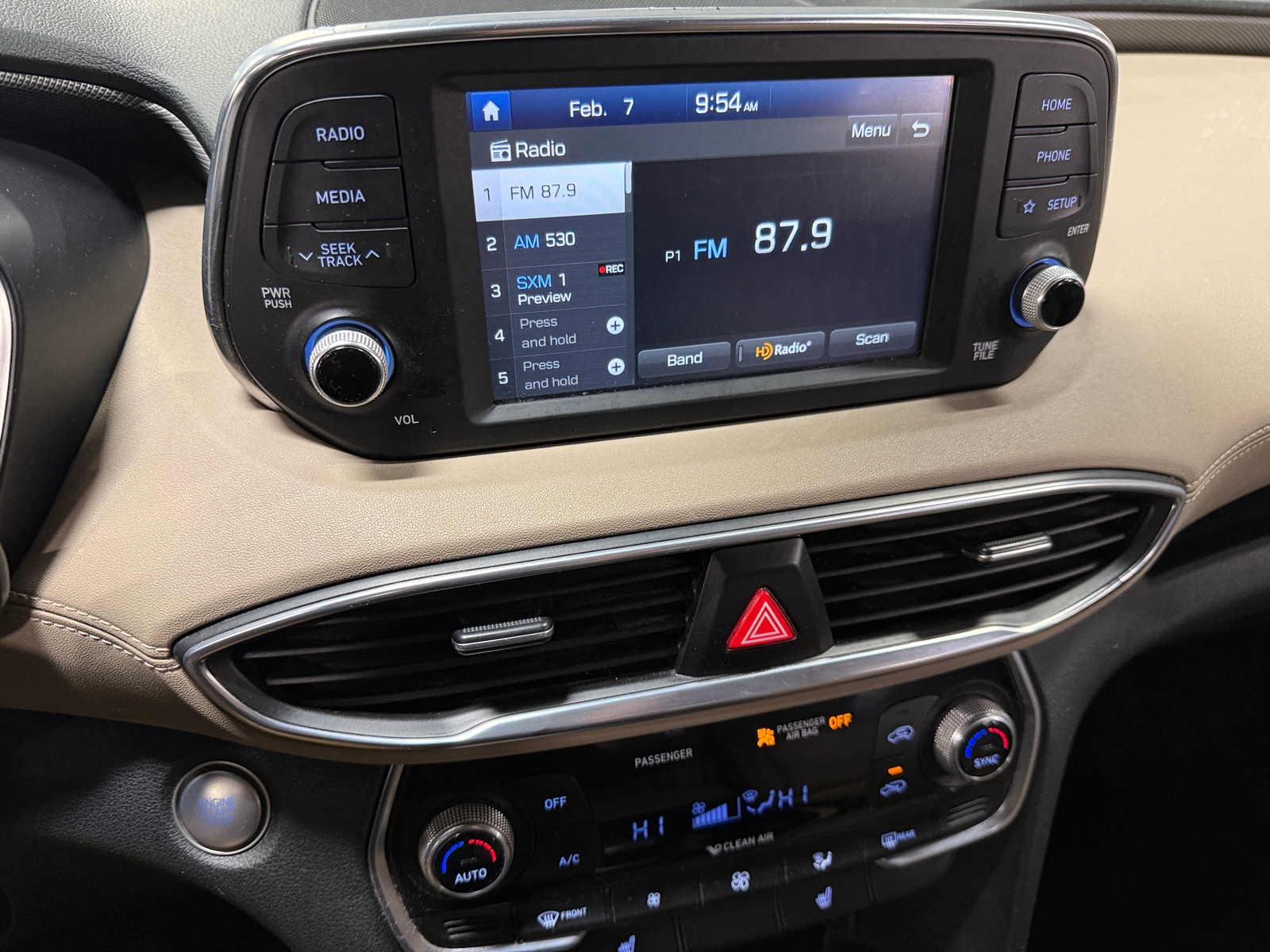 Thumbnail: 2019 Hyundai Santa Fe - 3