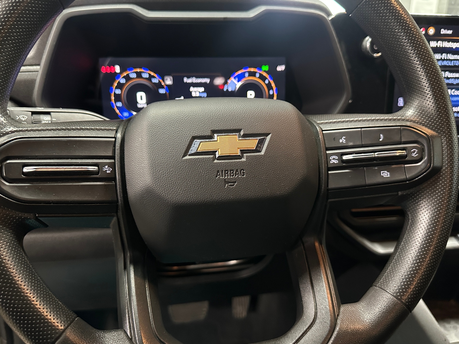 Thumbnail: 2024 Chevrolet Colorado - 5