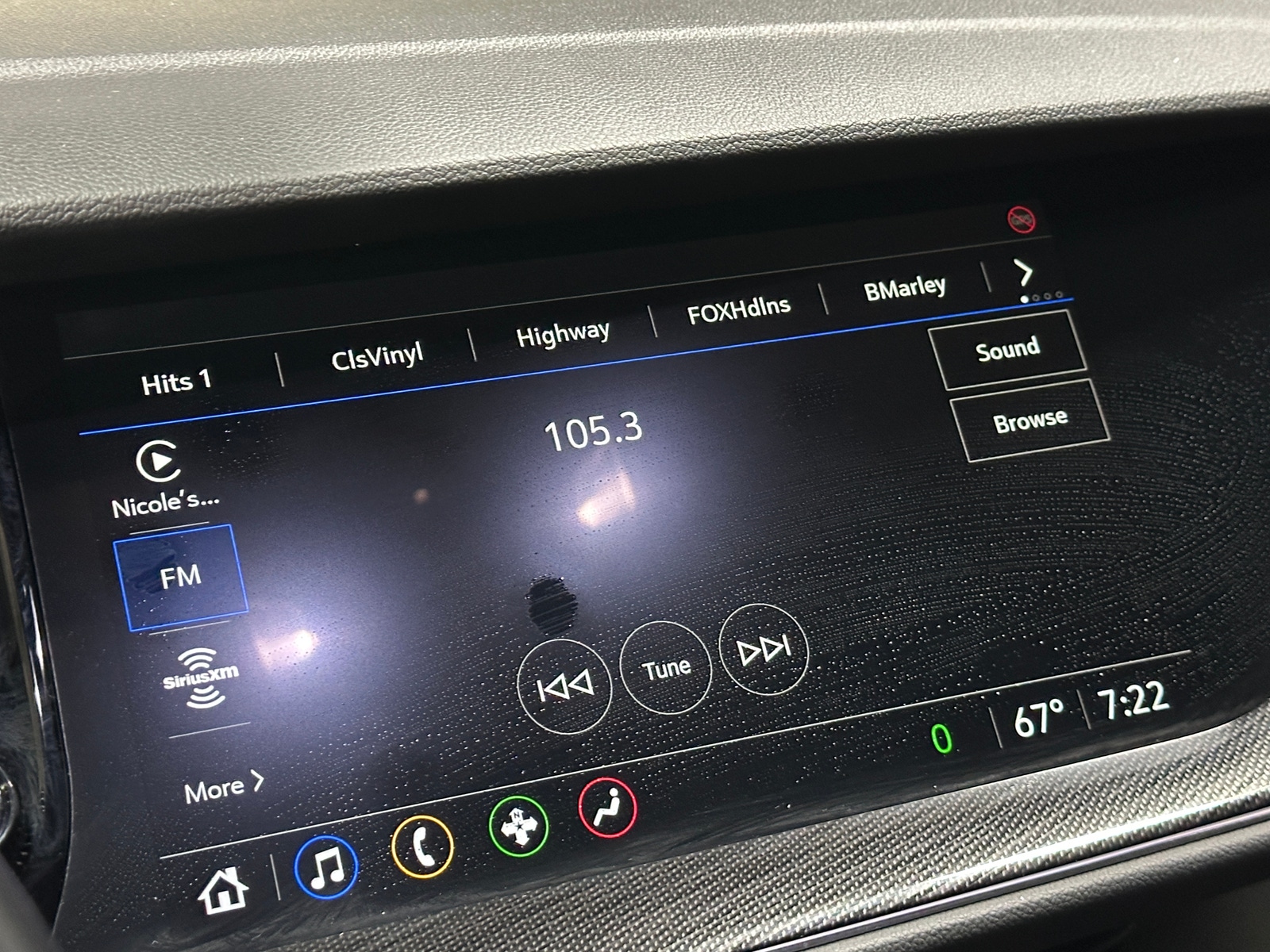 Thumbnail: 2022 Buick Envision - 3