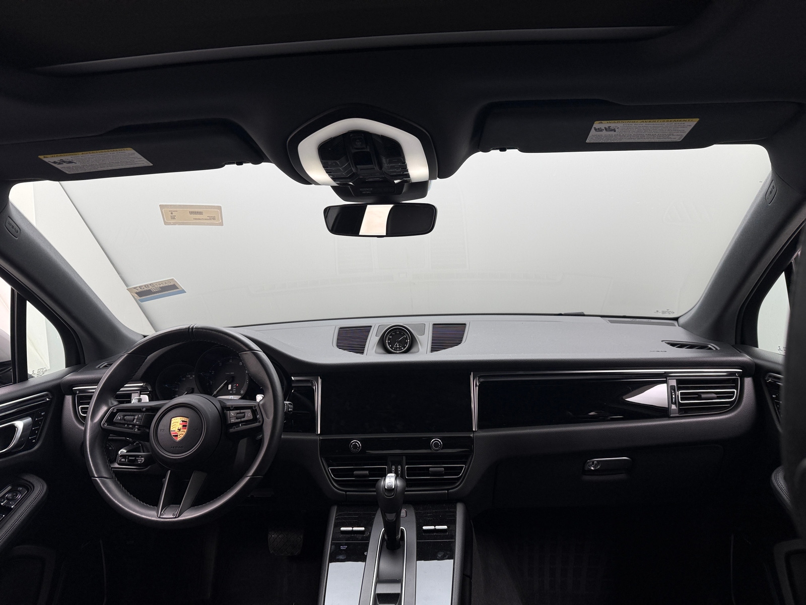 Thumbnail: 2023 Porsche Macan - 2