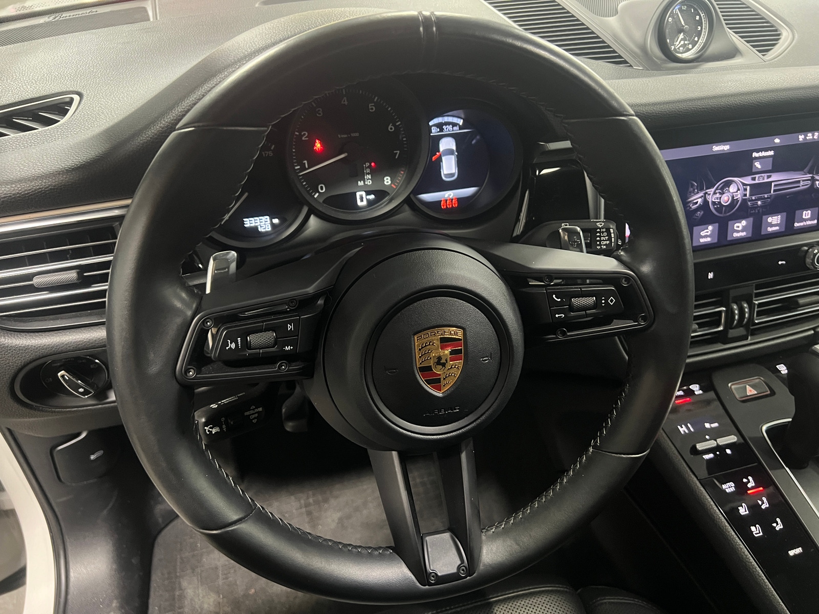 Thumbnail: 2023 Porsche Macan - 4