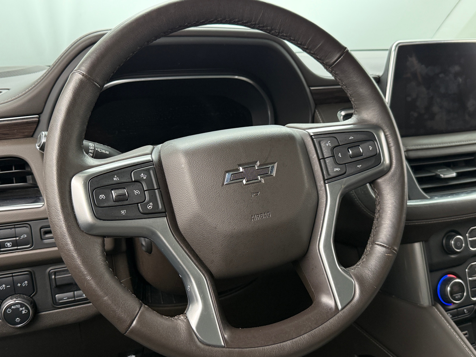 Thumbnail: 2022 Chevrolet Suburban - 4