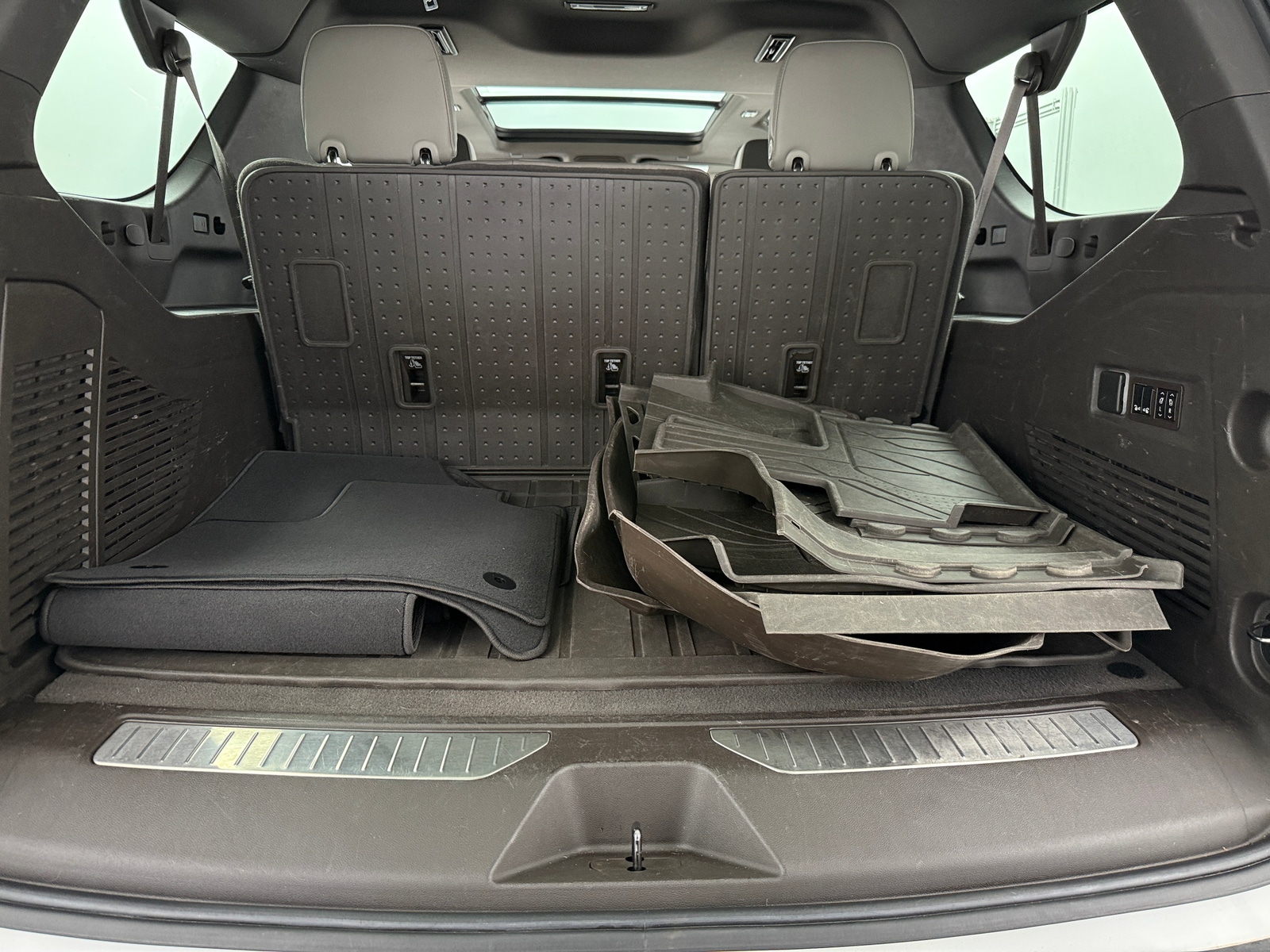 Thumbnail: 2022 Chevrolet Suburban - 6