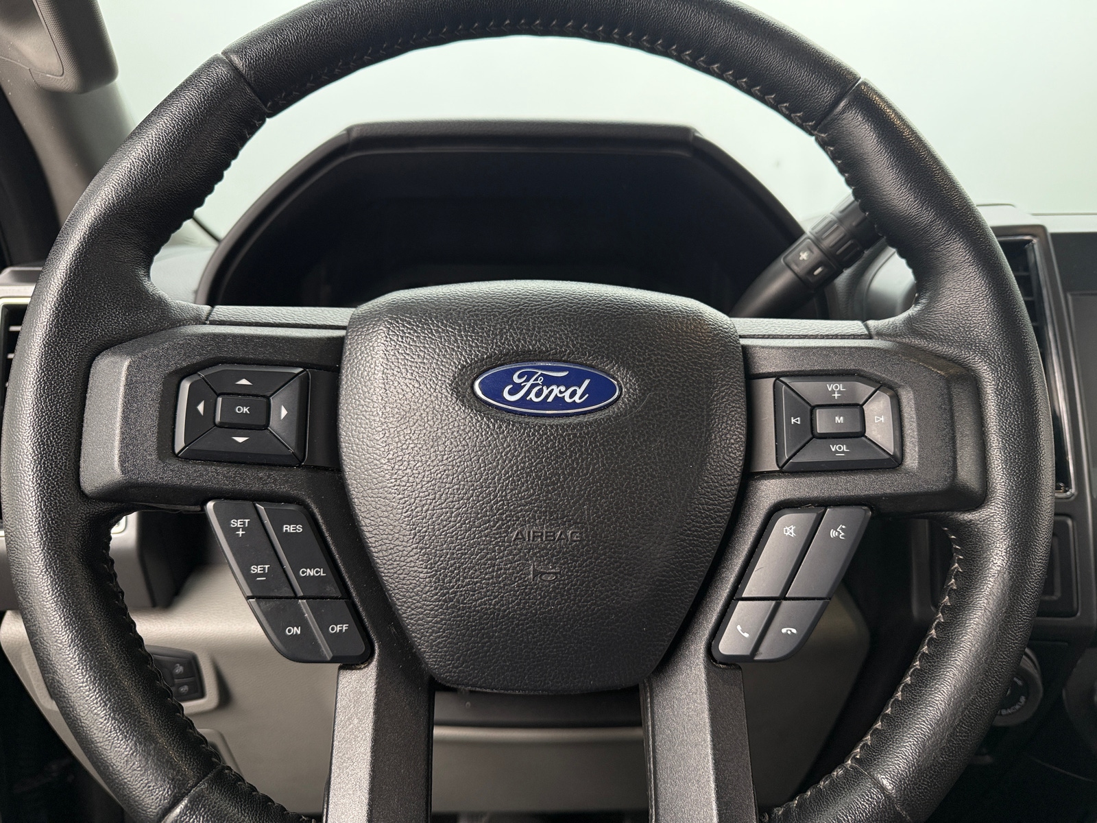 Thumbnail: 2019 Ford Econoline - 5