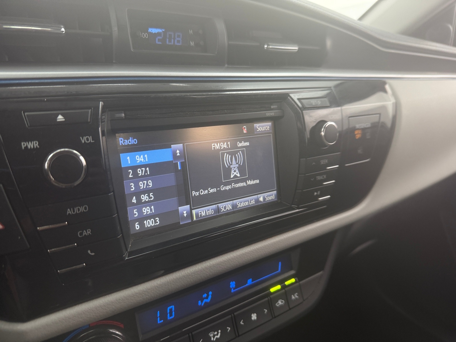 Thumbnail: 2015 Toyota Corolla - 4