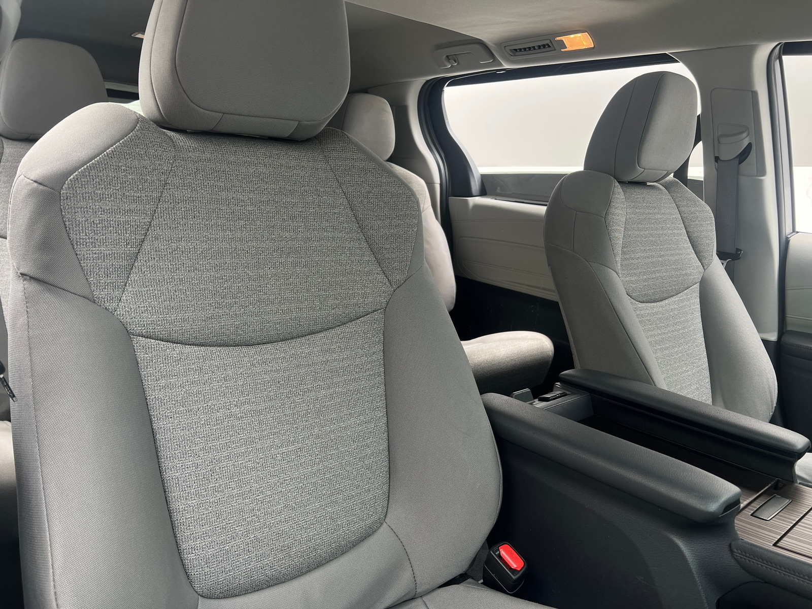 Thumbnail: 2022 Toyota Sienna - 2