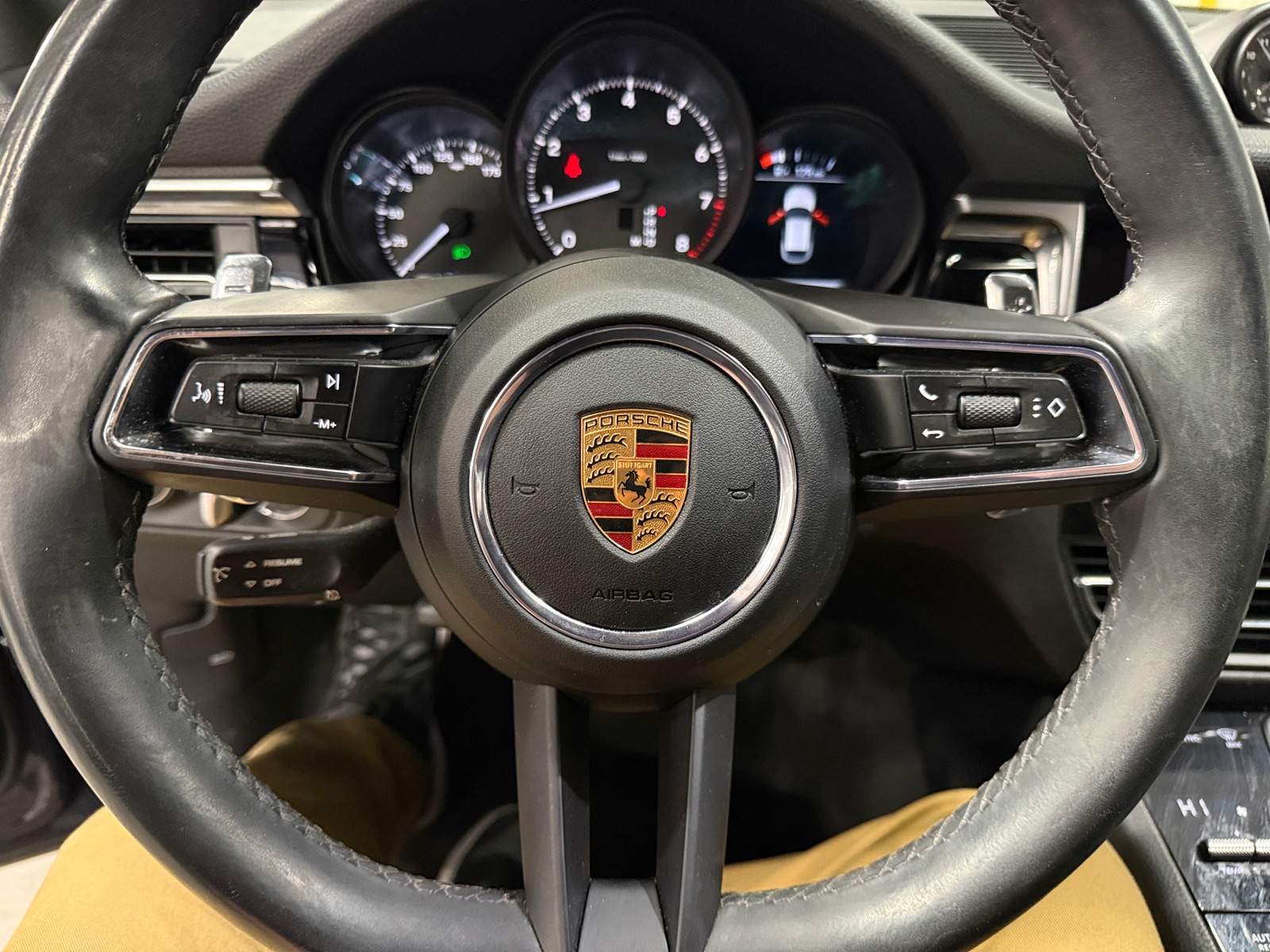 Thumbnail: 2022 Porsche Macan - 4