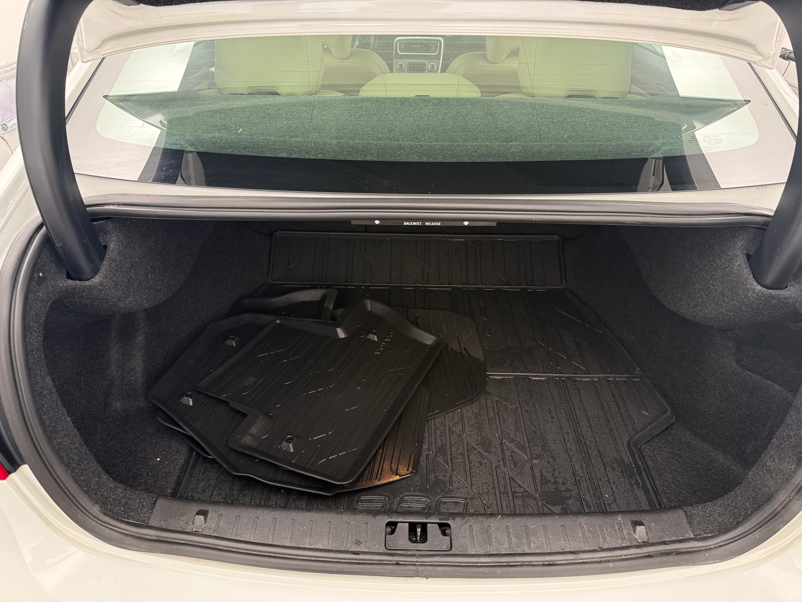 Thumbnail: 2018 Volvo S60 - 6