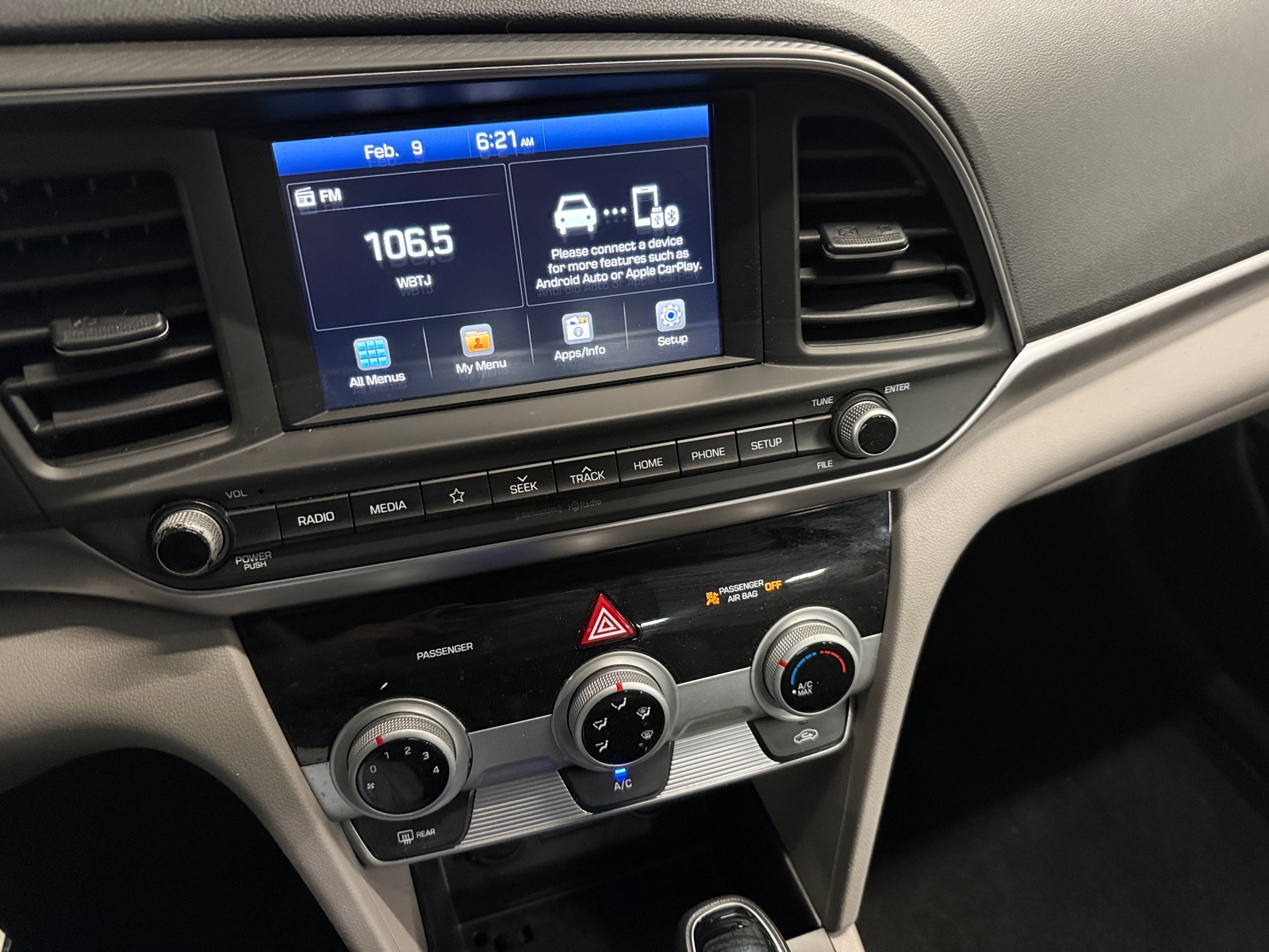 Thumbnail: 2019 Hyundai Elantra - 4