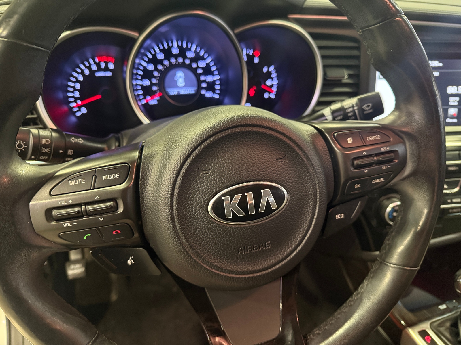 Thumbnail: 2015 Kia Optima - 4