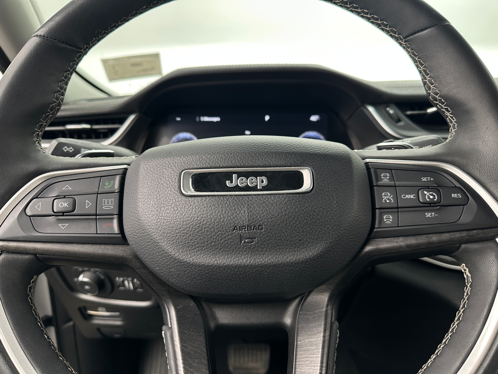 Thumbnail: 2023 Jeep Grand Cherokee - 4