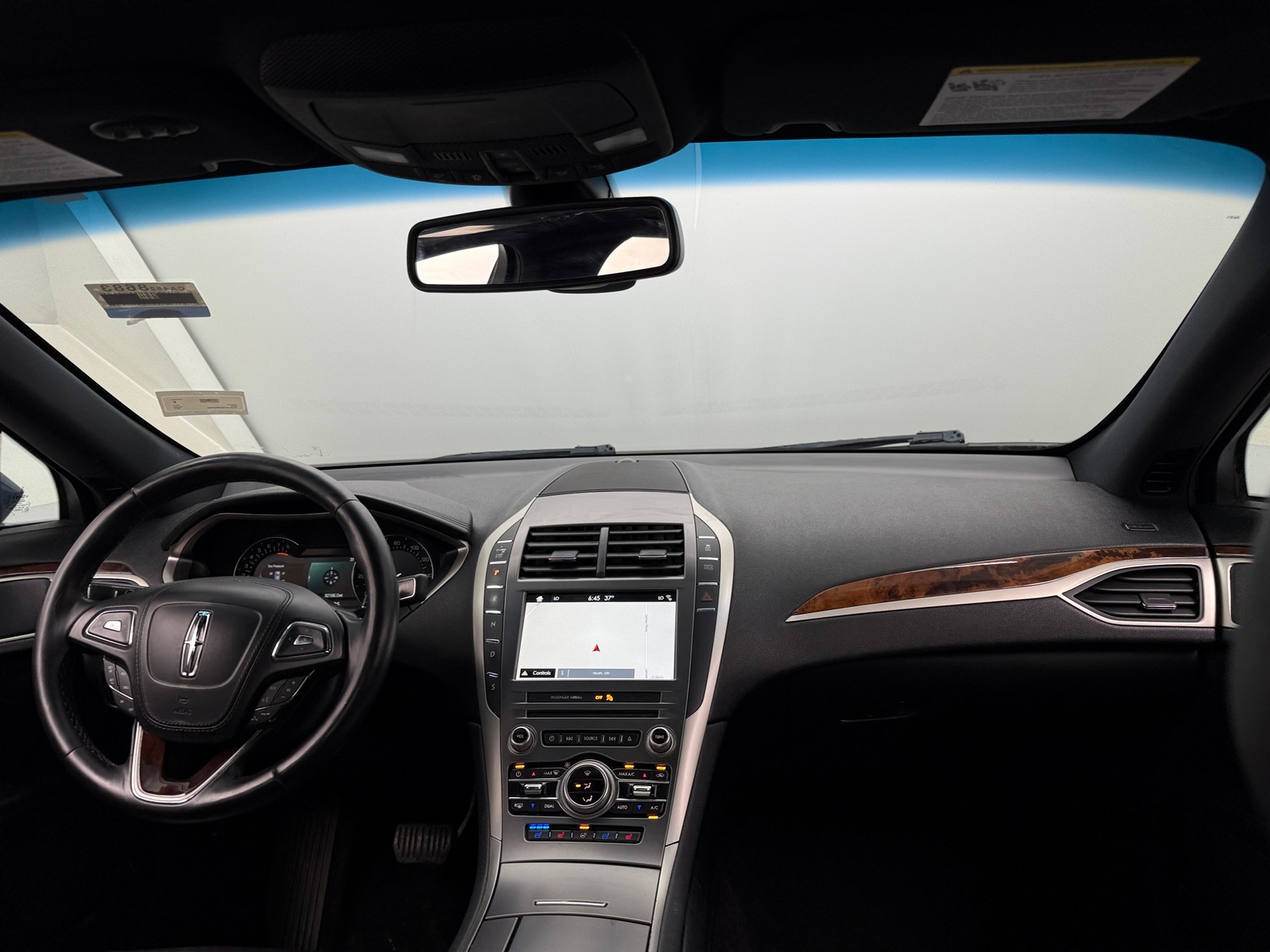 Thumbnail: 2017 Lincoln MKZ - 2