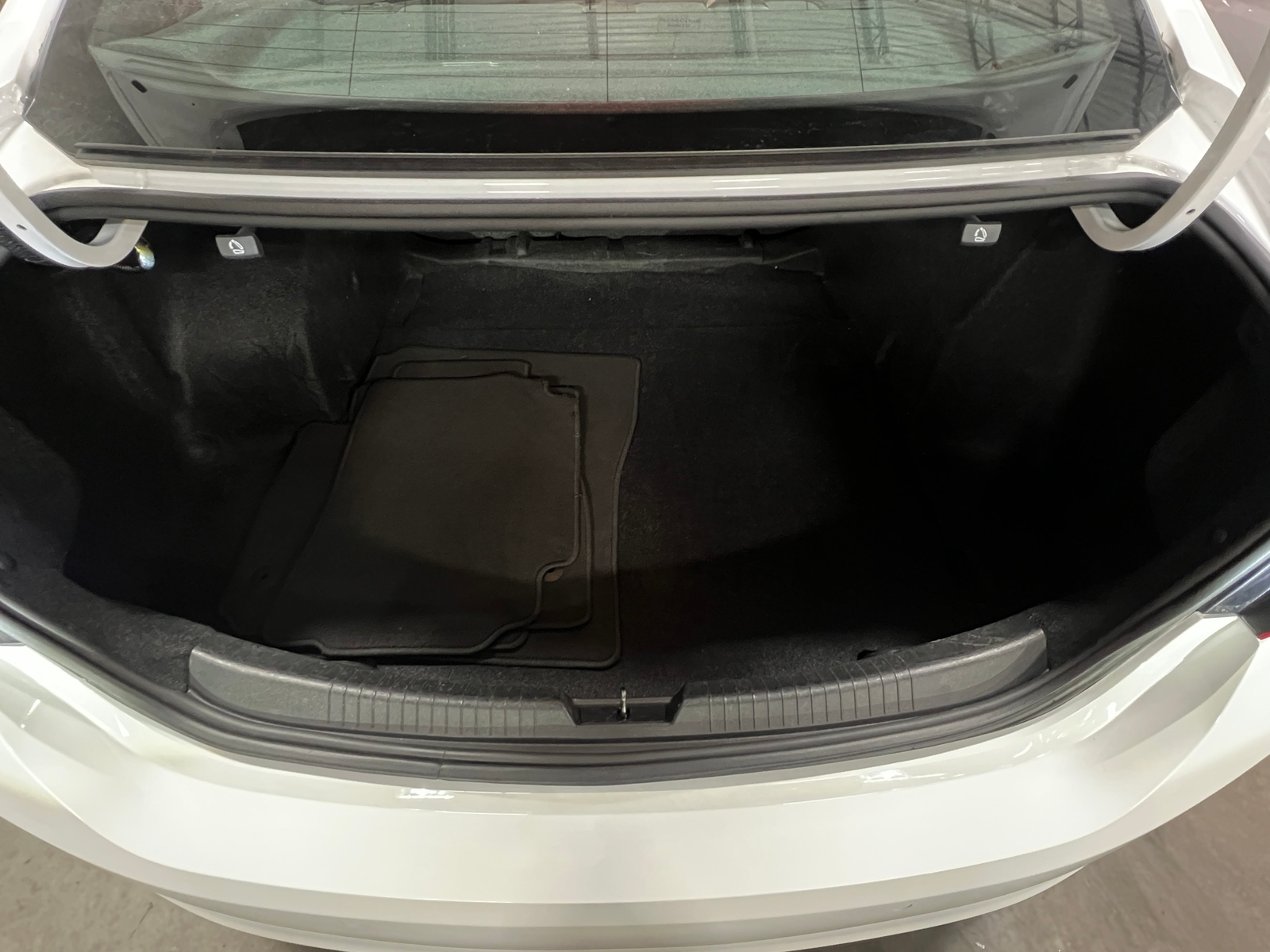 Thumbnail: 2024 Chevrolet Malibu - 7