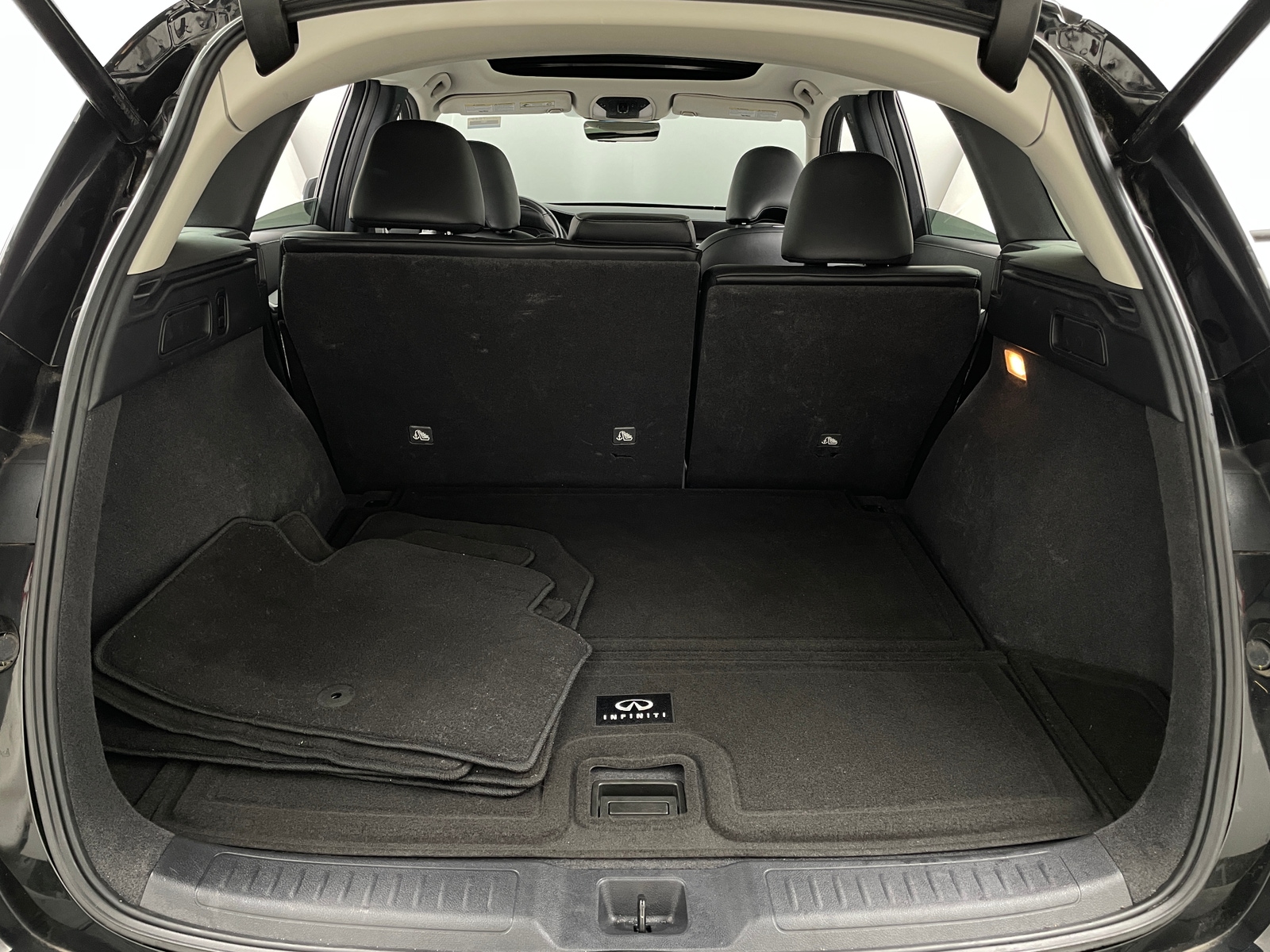 Thumbnail: 2023 INFINITI QX50 - 6