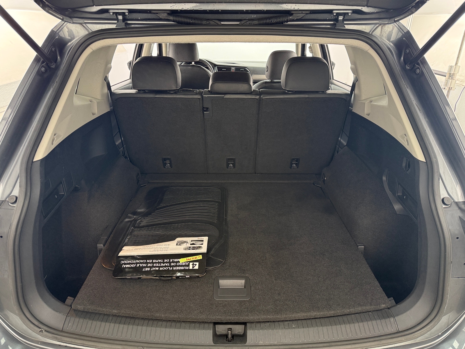 Thumbnail: 2021 Volkswagen Tiguan - 6