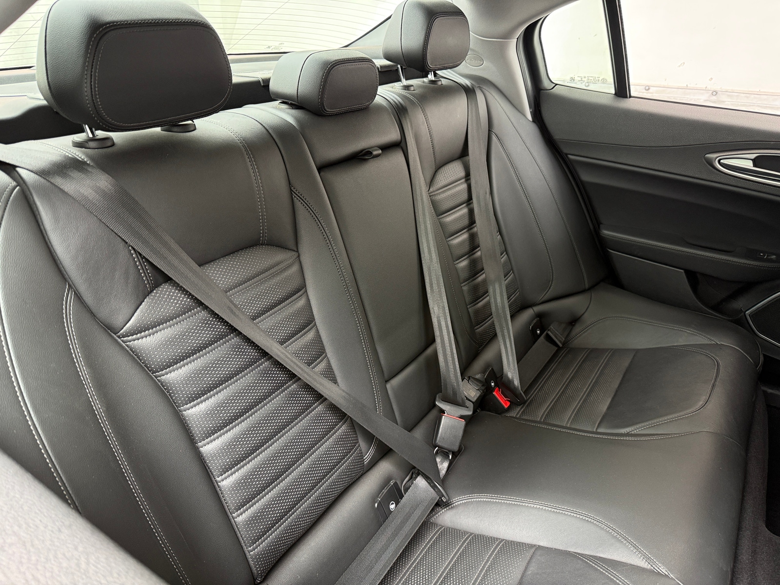 Thumbnail: 2018 Alfa Romeo Giulia - 5