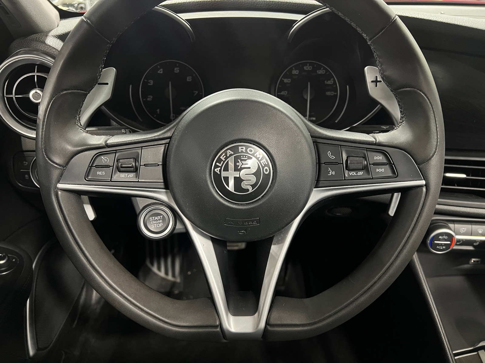 Thumbnail: 2018 Alfa Romeo Giulia - 4