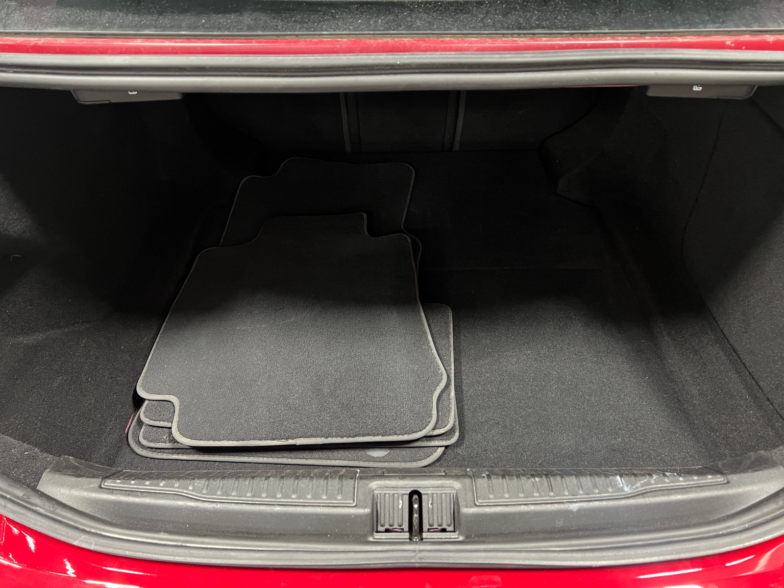 Thumbnail: 2018 Alfa Romeo Giulia - 6