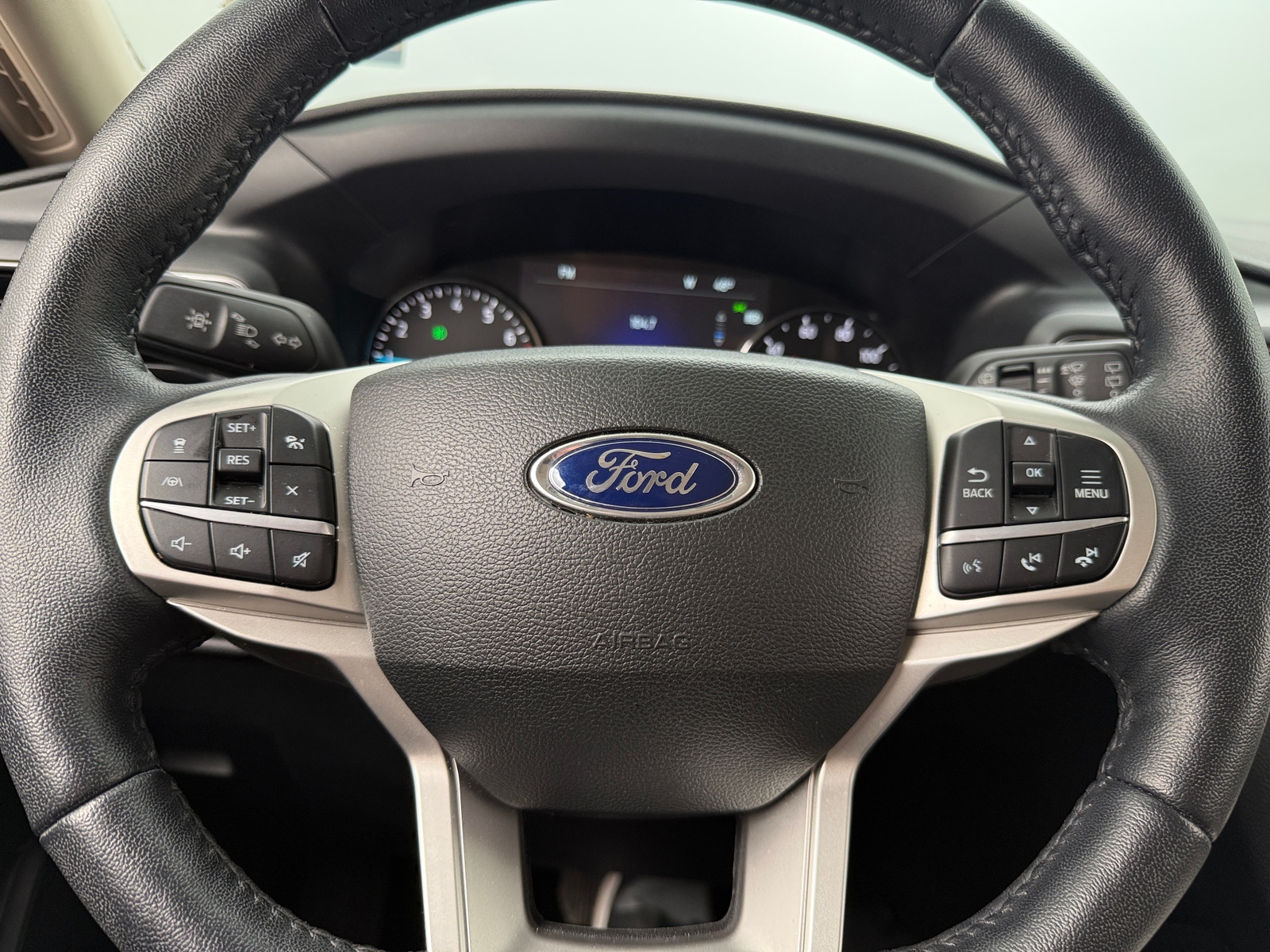 Thumbnail: 2022 Ford Explorer - 4