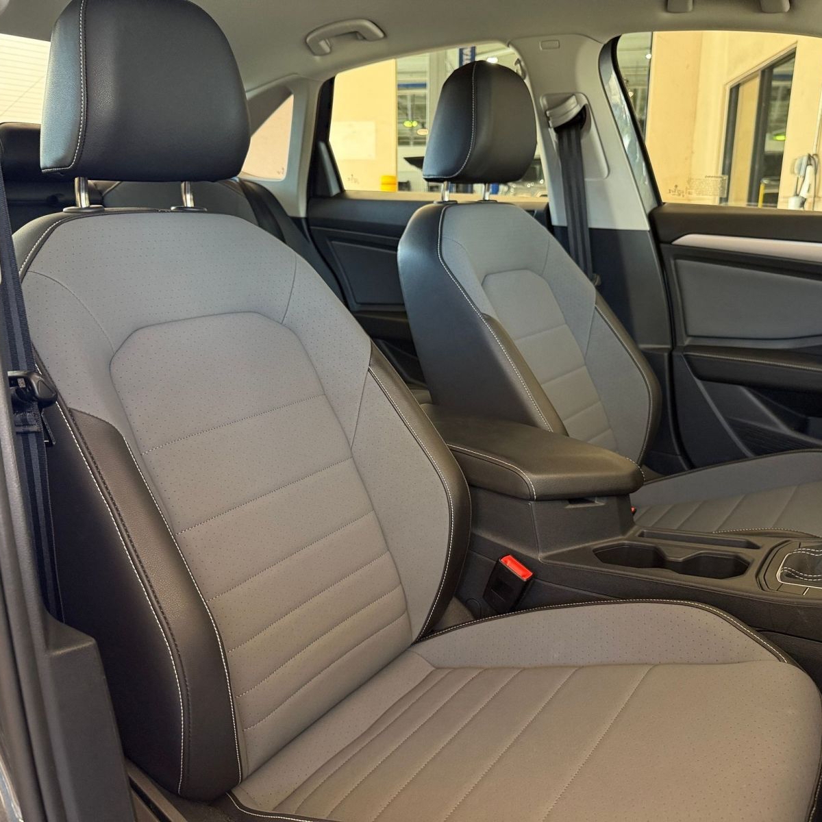 Thumbnail: 2025 Volkswagen Jetta - 2