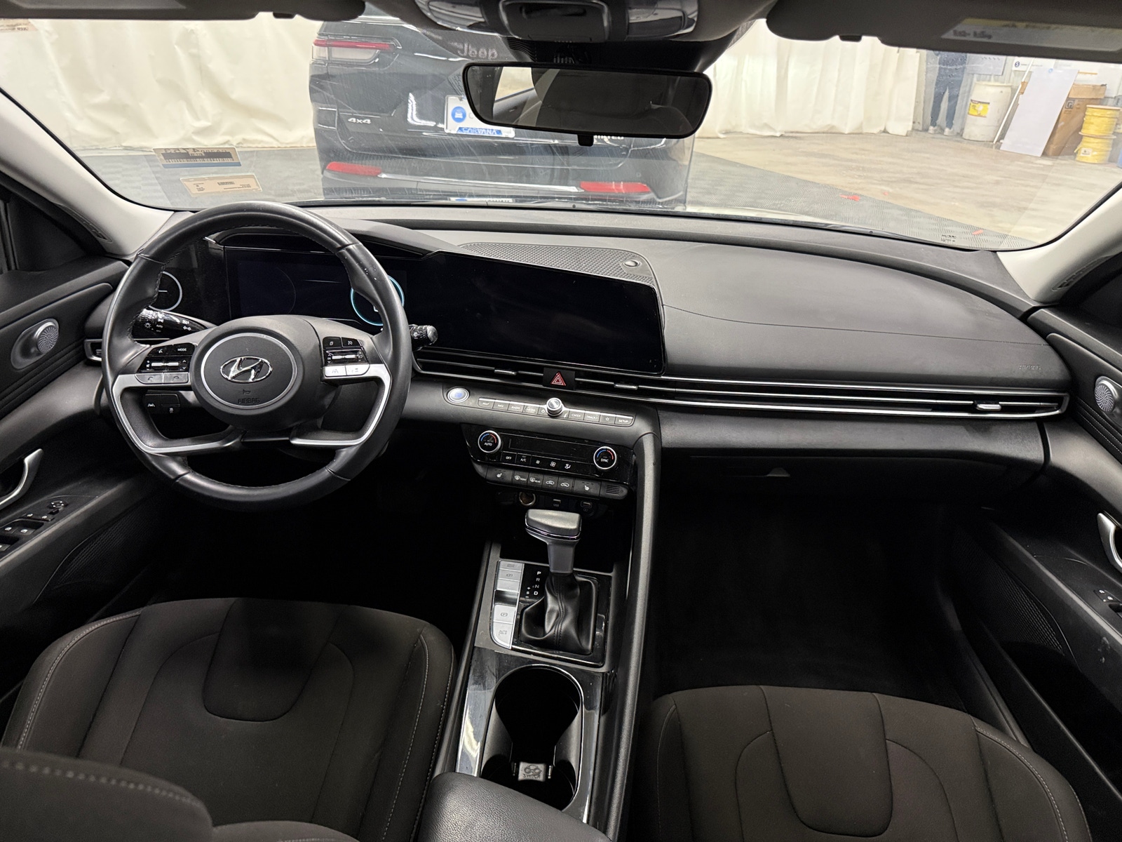 Thumbnail: 2023 Hyundai Elantra - 3